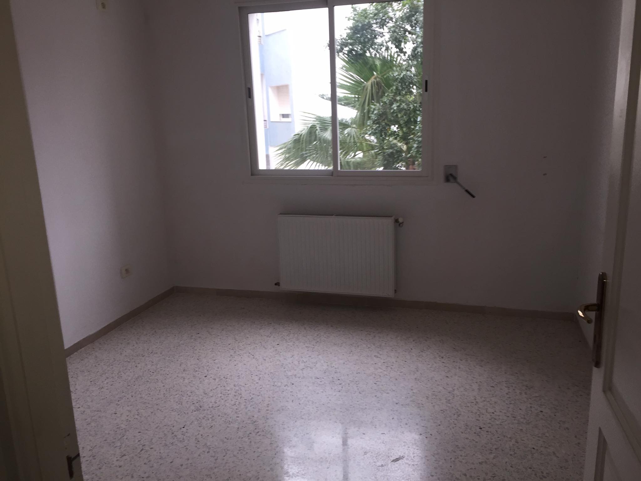 Ariana Ville Riadh Landlous Location Appart. 3 pices S plus 2 prs du parc ennahli riadh andalos