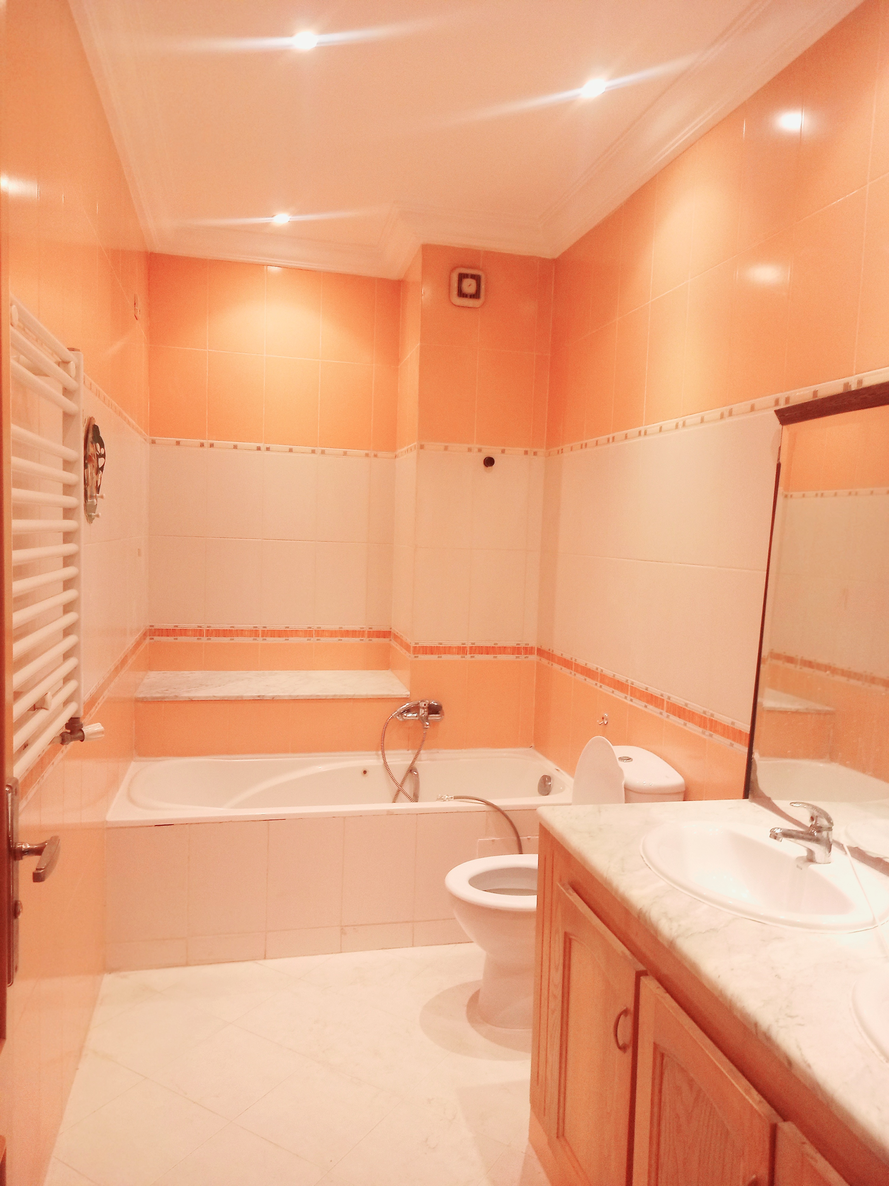 La Marsa Cite Erriadh Location Appart. 5 pices+ Triplex s5 avec parking