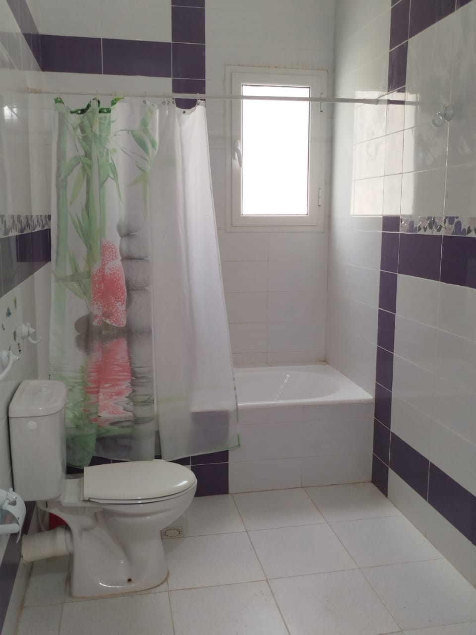 Kairouan Nord Cite Ichbilia Location Appart. 3 pices Etage  meuble