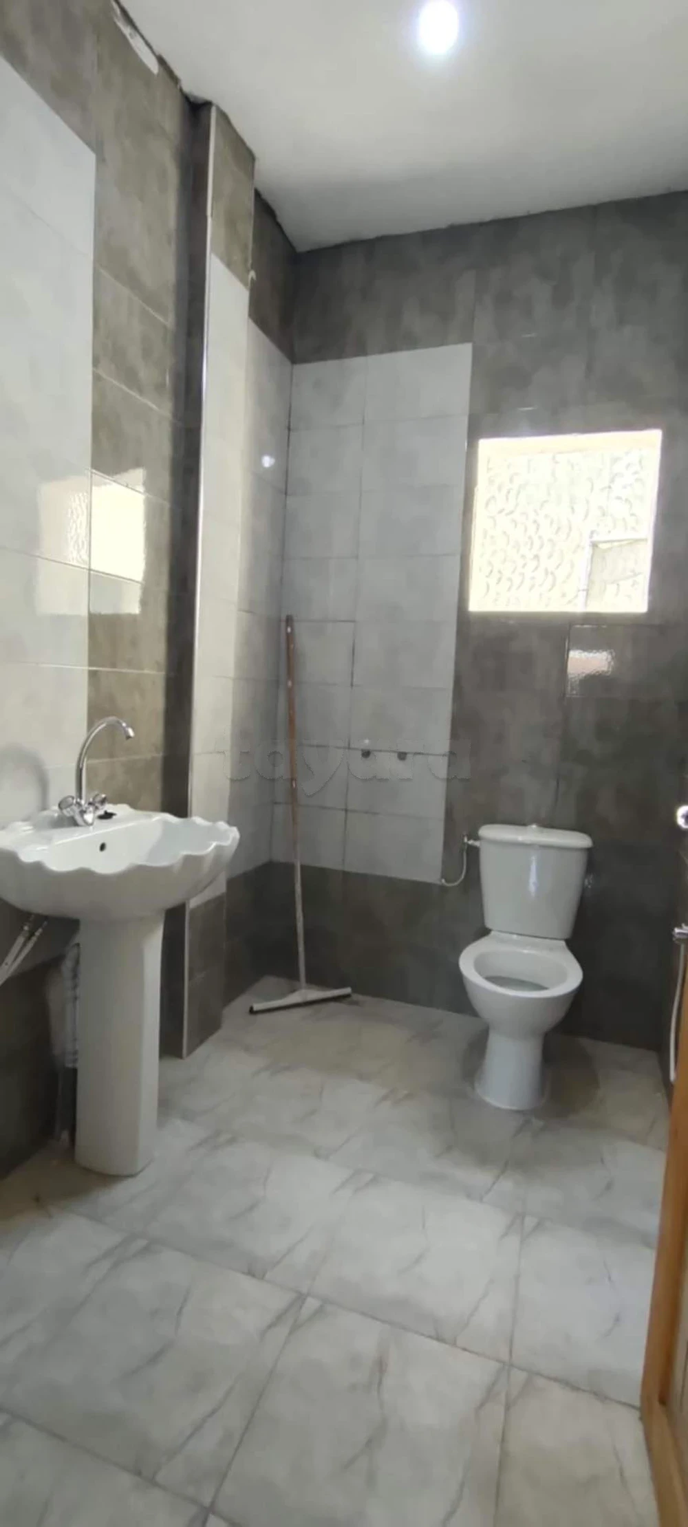Ben Arous Ben Arous Vente Maisons Villa de 04 appartements  naasen