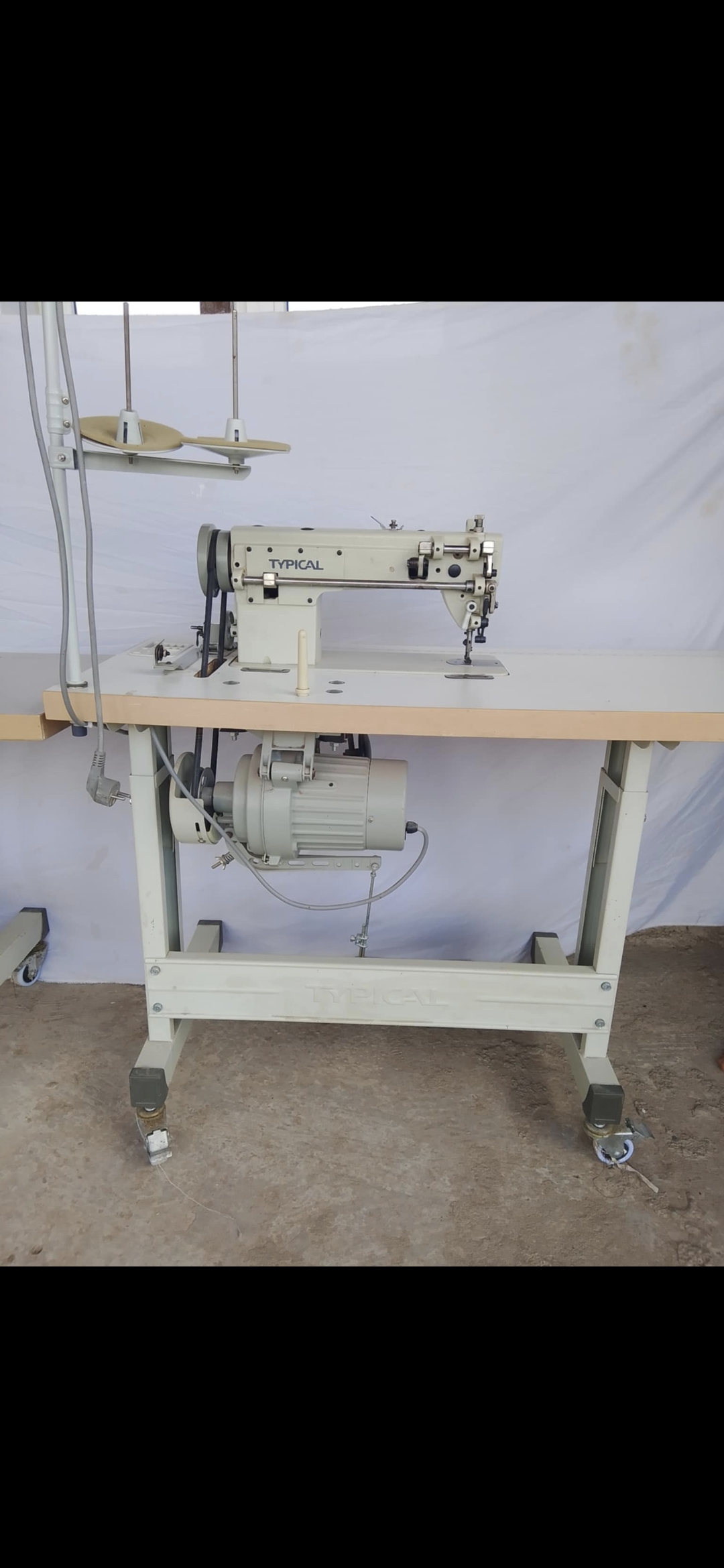Bargou Bargou Autre Autre Deux machines  coudre rarement utilises