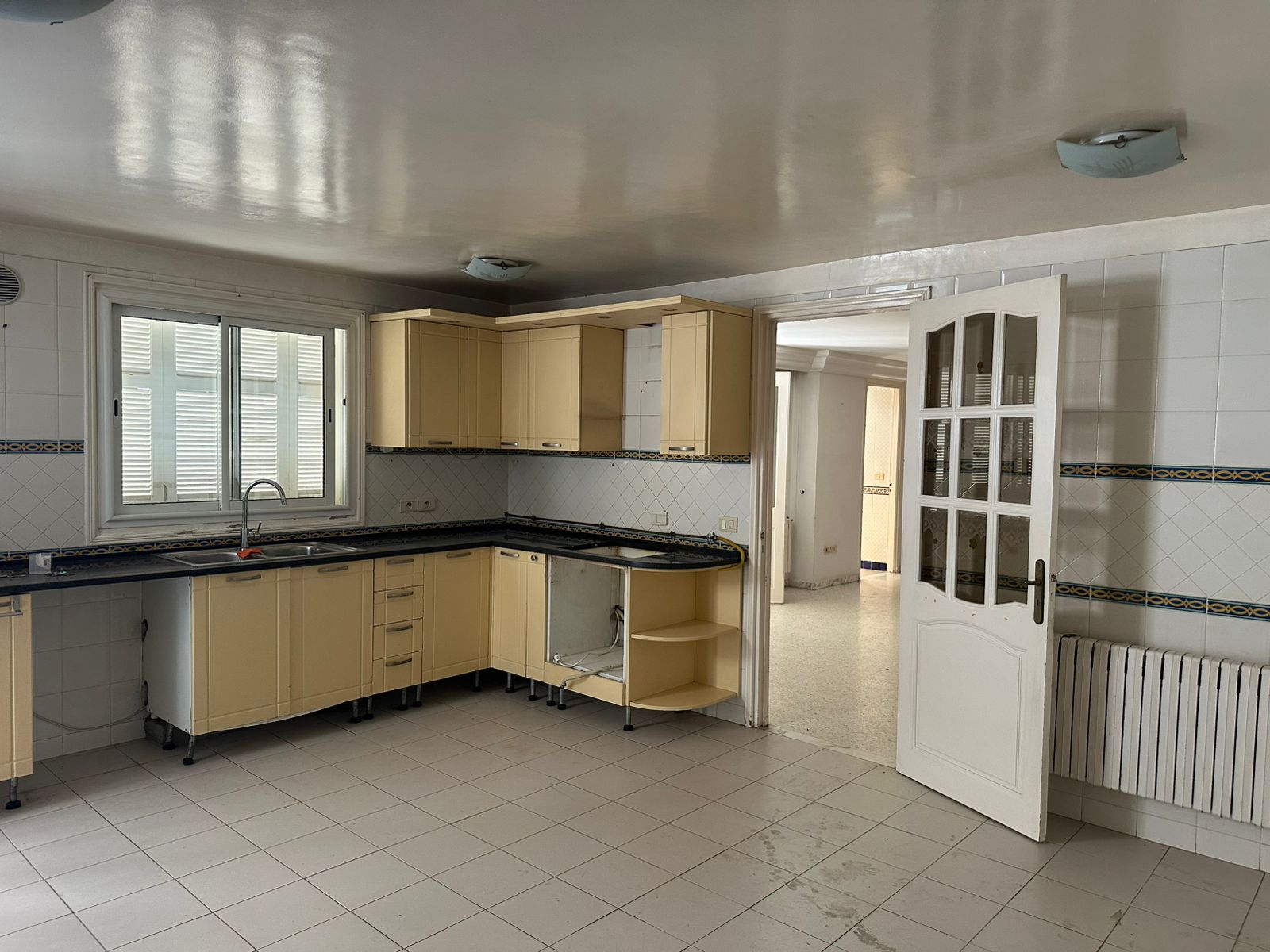 Sousse Jaouhara Cite Sahloul Bureaux & Commerces Bureau Local  bureaux rdc  villa en triplex sahloul