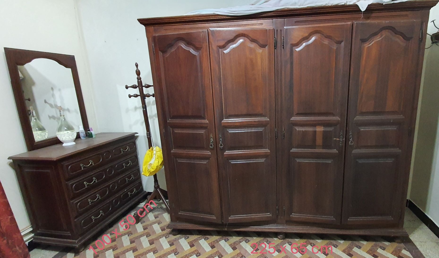 Bab Souika Bab Saadoun Chambres  coucher Chambres  coucher Divers meubles