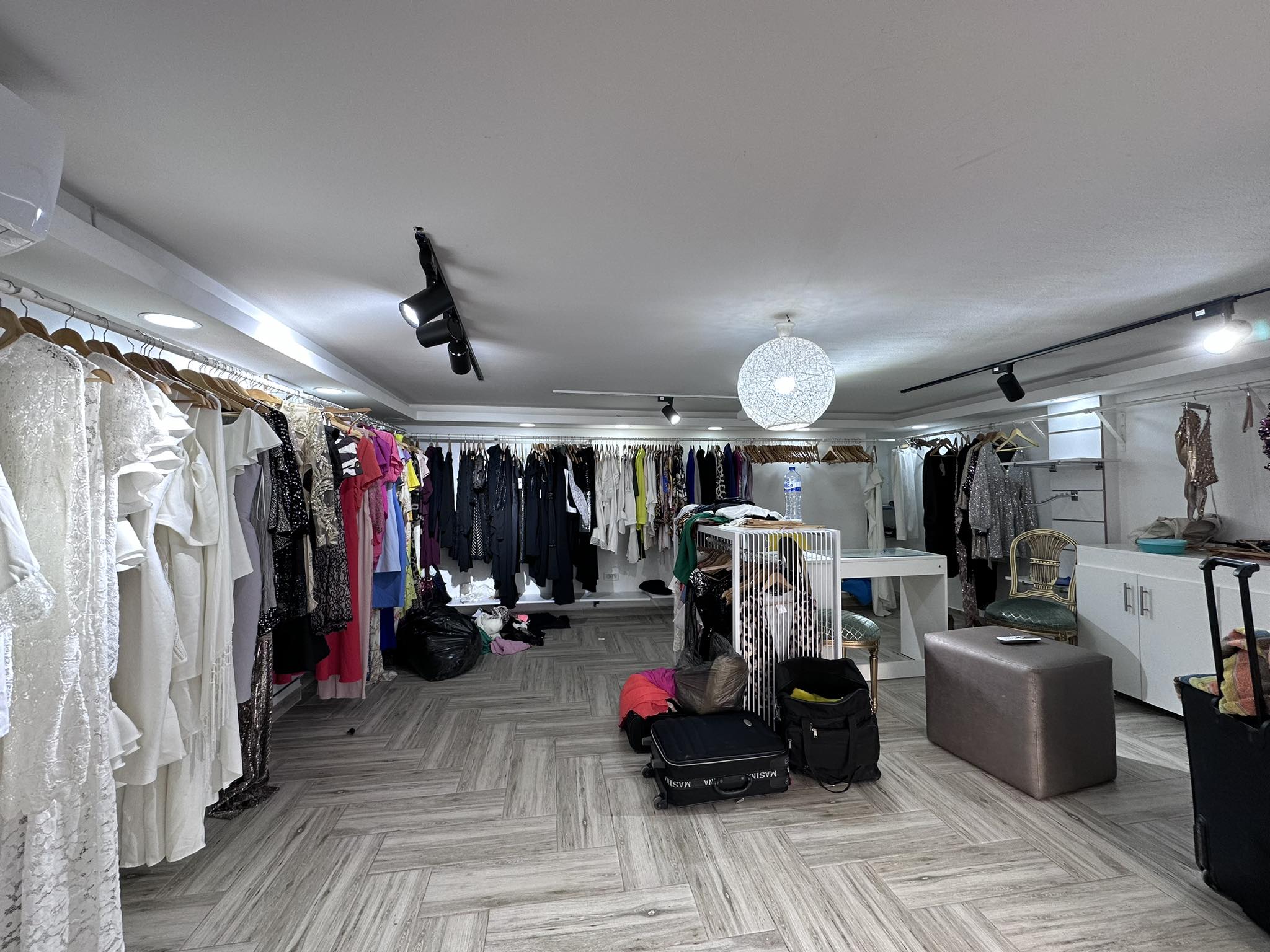 Ariana Ville Cite Ennasr 2 Location Surfaces Boutique amnage en grance libre  ennasr 2