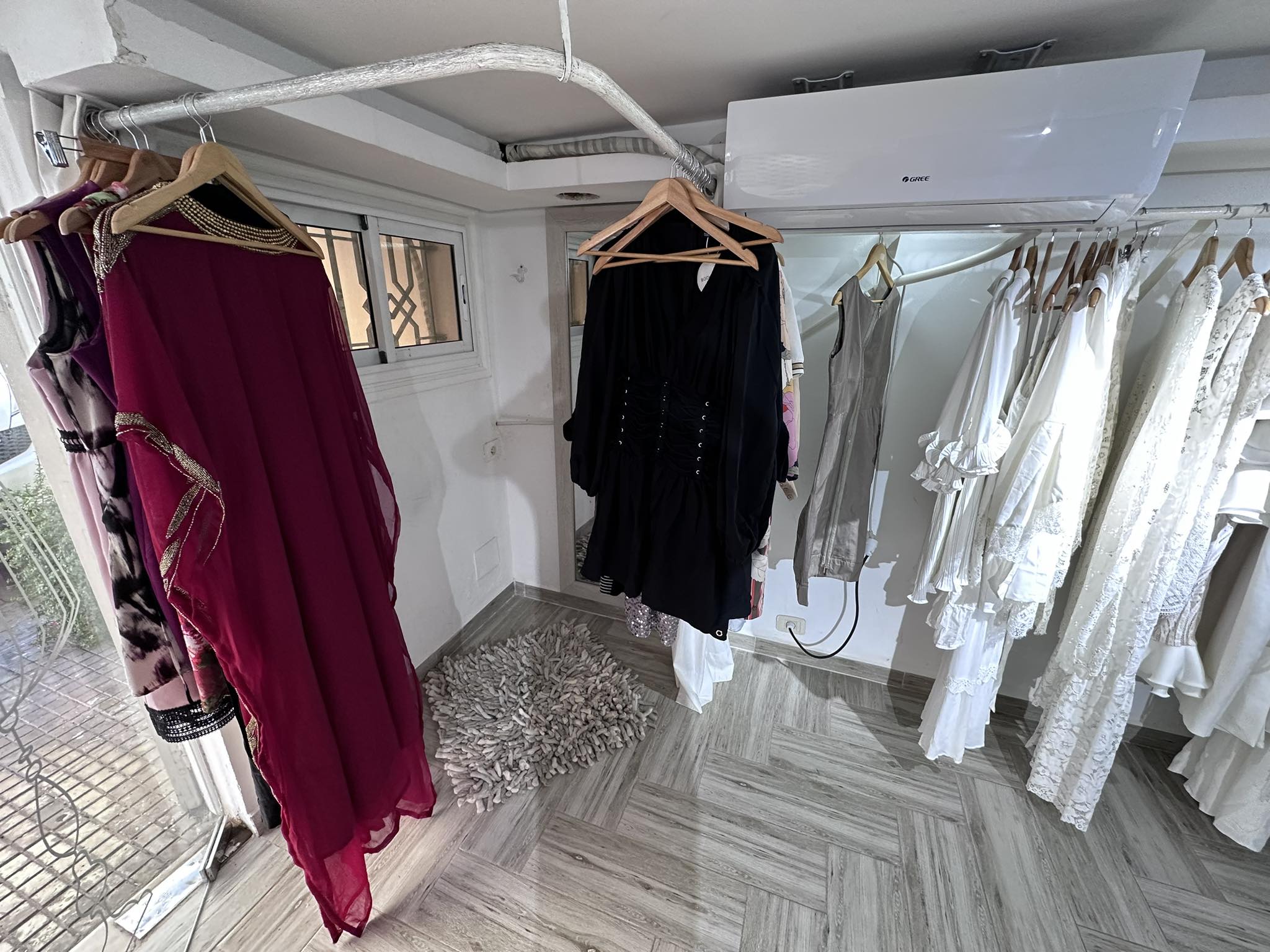 Ariana Ville Cite Ennasr 2 Location Surfaces Boutique amnage en grance libre  ennasr 2