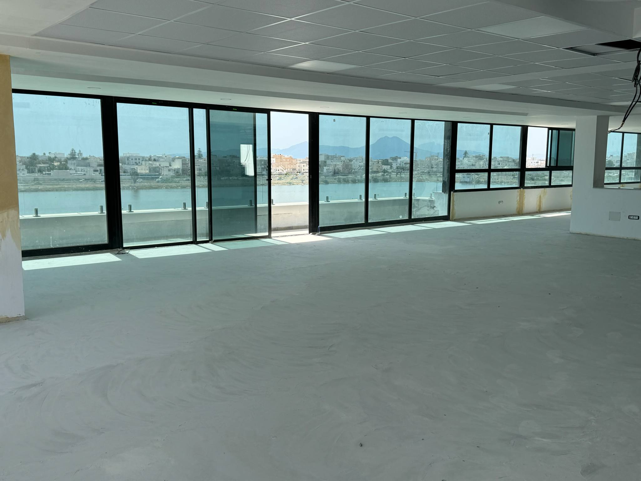 El Kram Le Kram Bureaux & Commerces Bureau Super immeuble bureautique avec vue au lac 3 kram