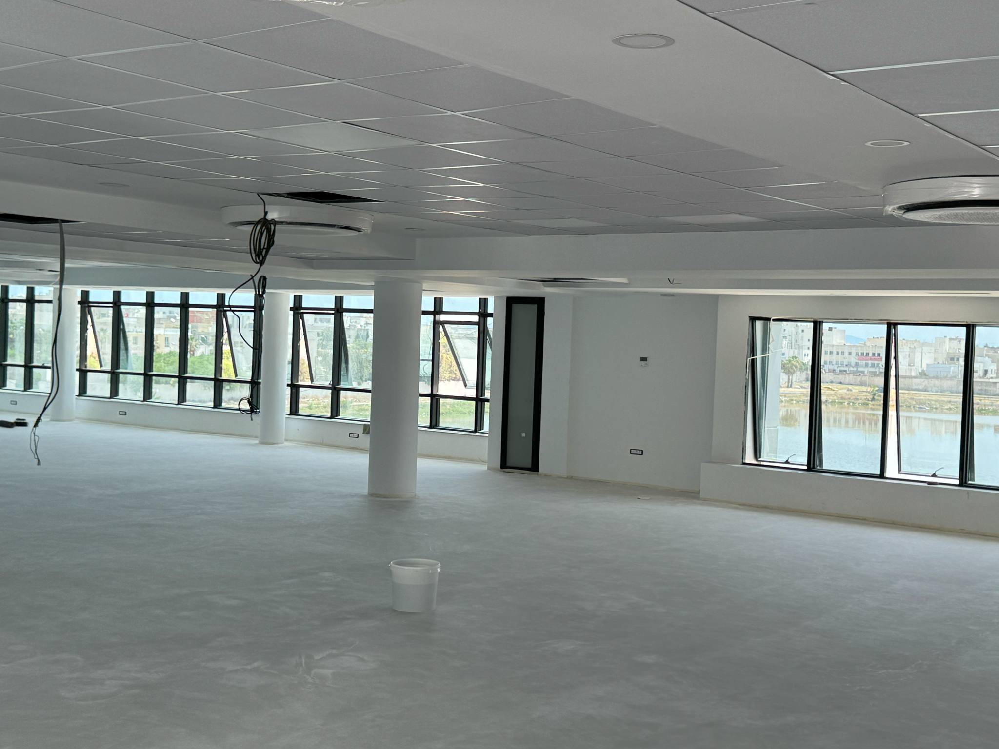 El Kram Le Kram Bureaux & Commerces Bureau Super immeuble bureautique avec vue au lac 3 kram