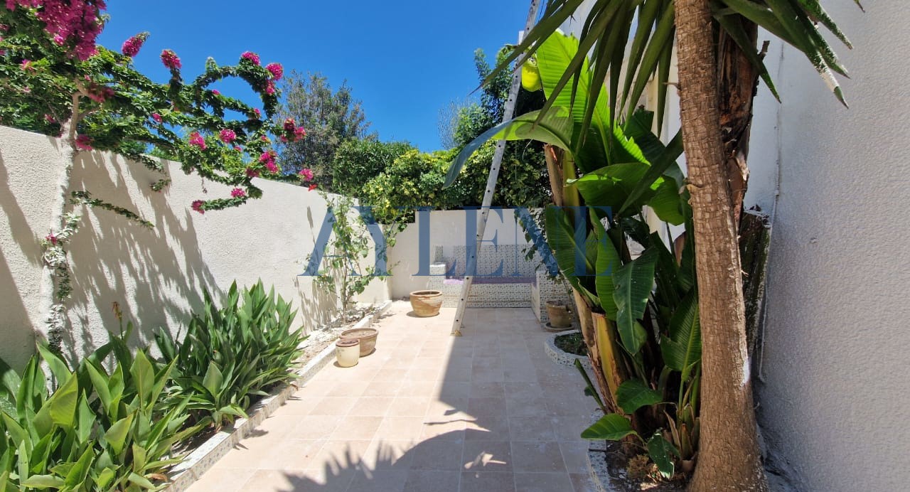 La Marsa Marsa Safsaf Location Appart. 5 pices+ Villa s5  la marsa avec grand jardin