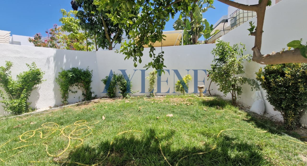 La Marsa Marsa Safsaf Location Appart. 5 pices+ Villa s5  la marsa avec grand jardin