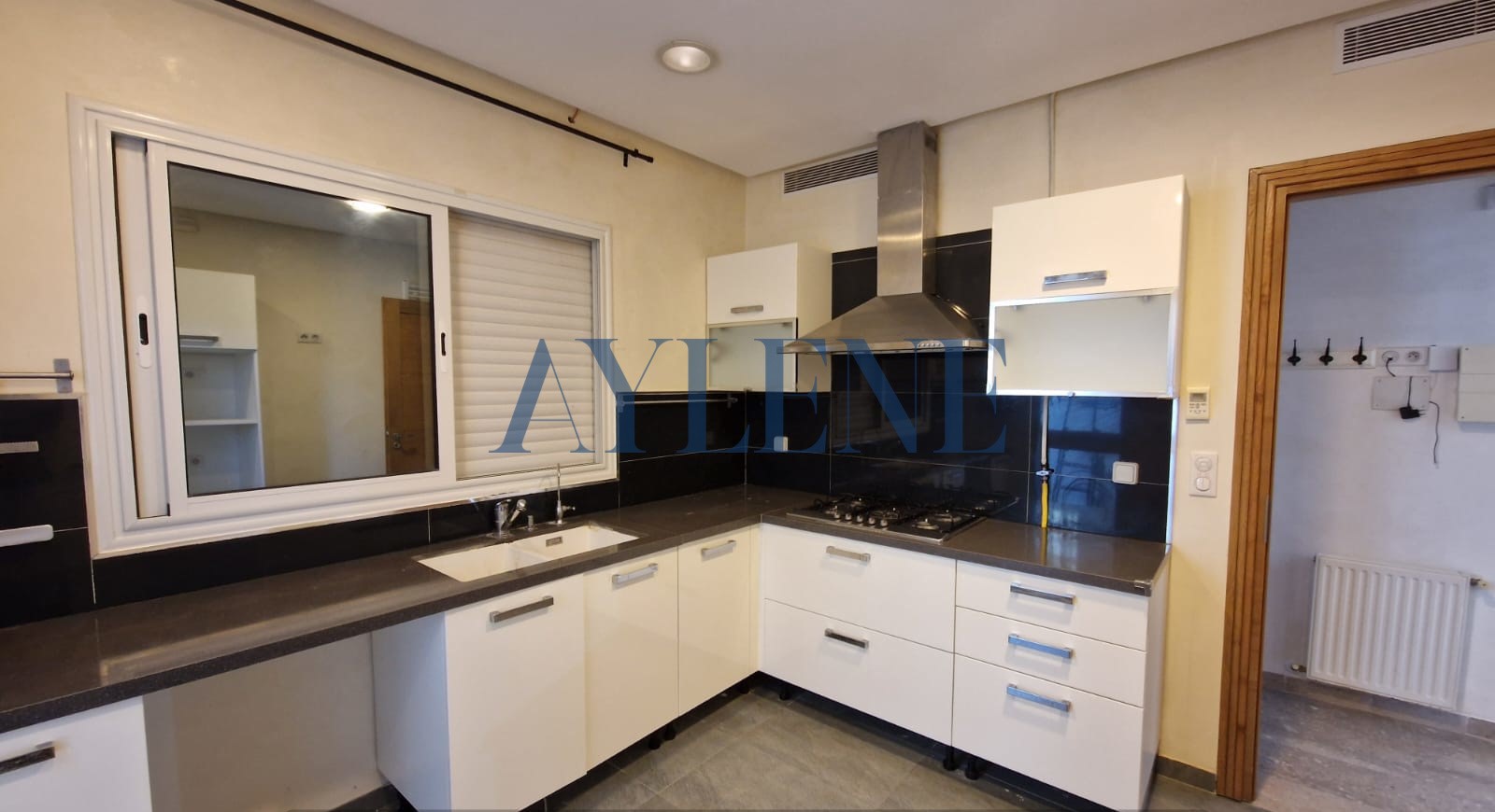 Ain Zaghouan Jardins de Carthage Location Appart. 4 pices Triplex s4  aux jardins de carthage