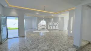 Ariana Ville El Menzah 5 Vente Maisons Villa s5 de 462m2 terrain et 350m2