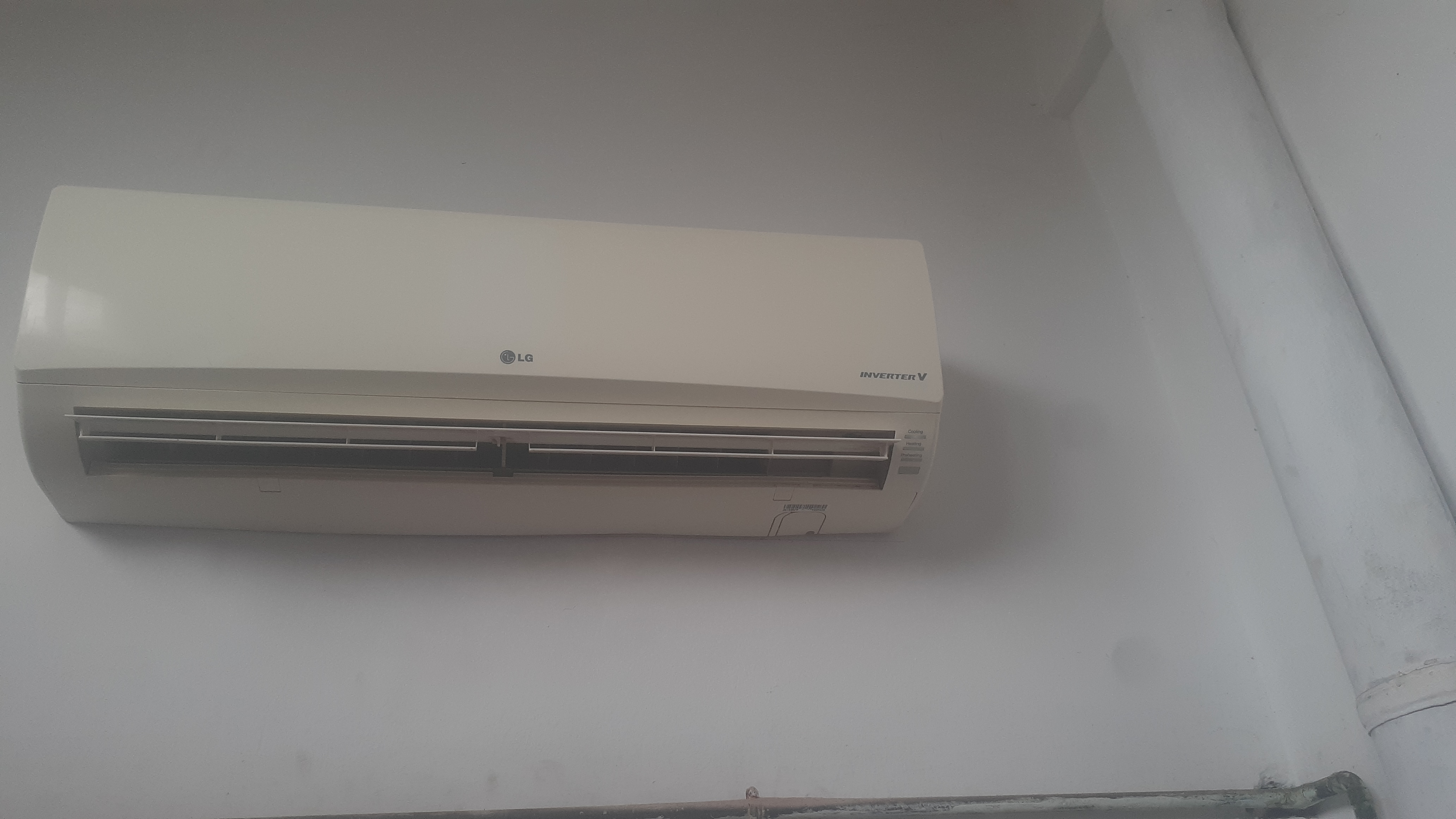 Bou Mhel El Bassatine Bou Mhel Climatiseur Autre Zouz inverter r 410 12000 lg et daikin
