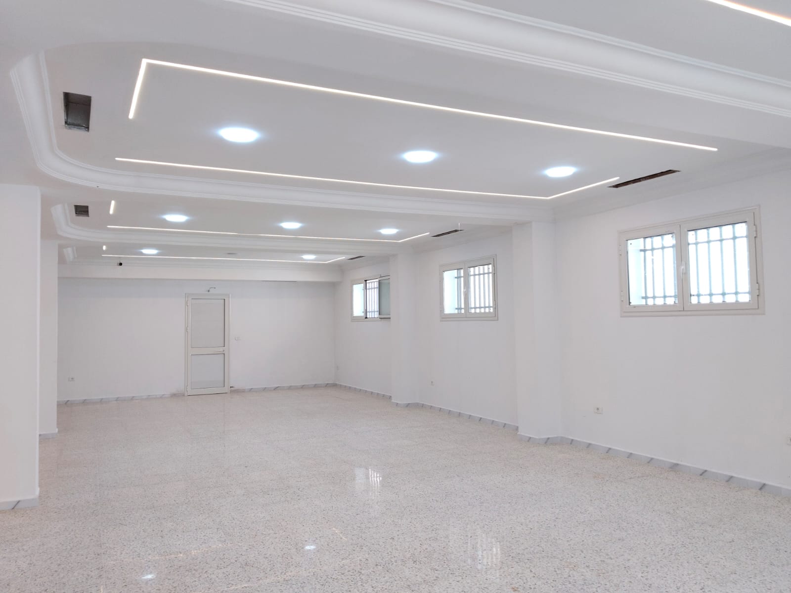 Sidi El Bechir El Gourjani Location Surfaces El gorjani loc espace 450m2