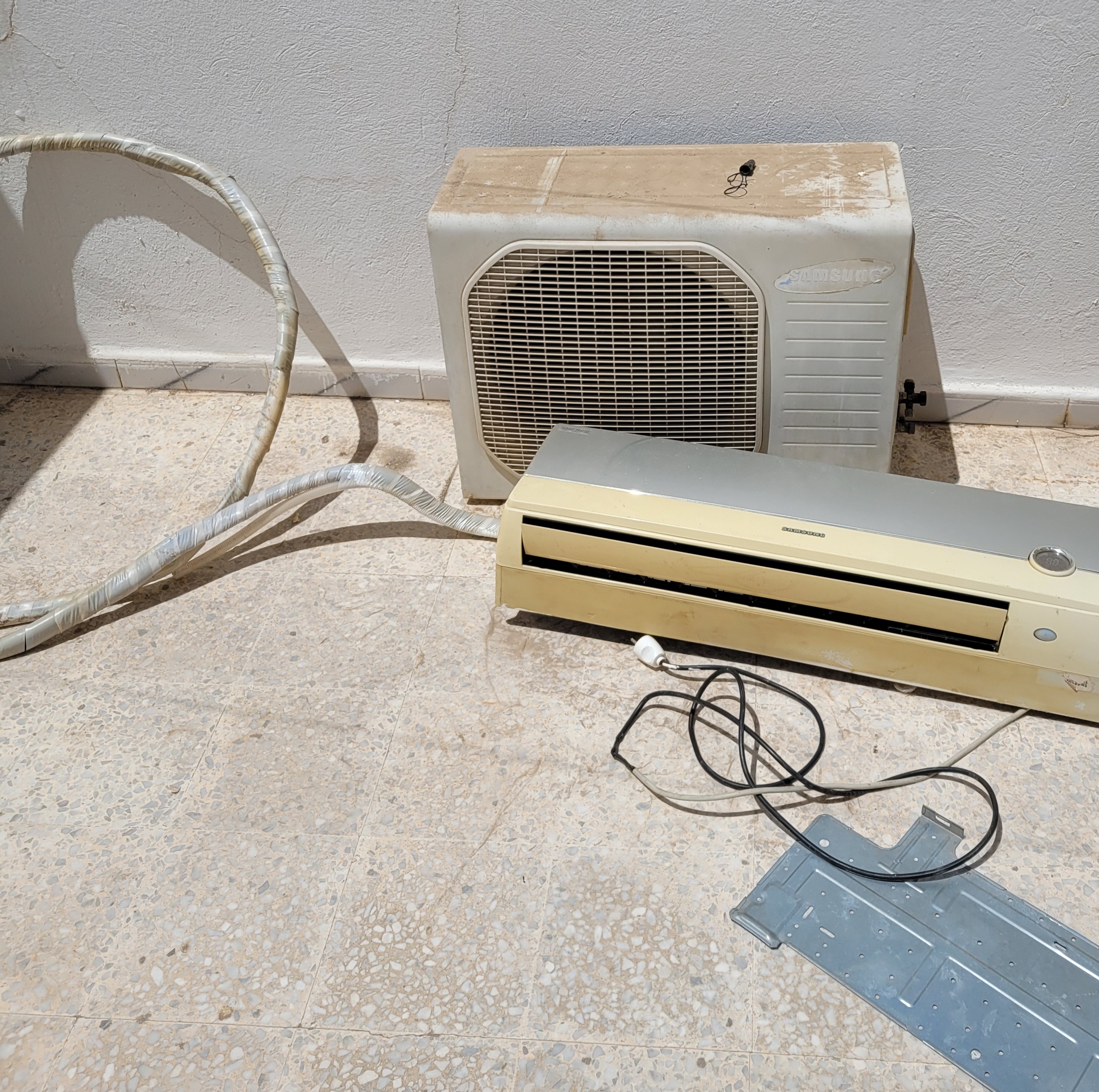 El Omrane Superieur Cite Ibn Khaldoun I Climatiseur Autre Climatiseur 12000 btu a rparer