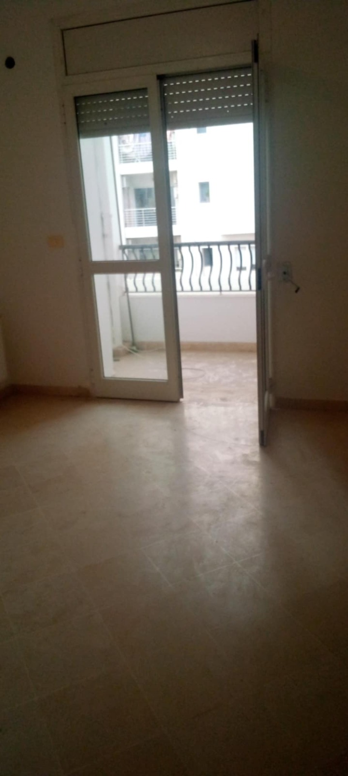 La Marsa El Aouina Vente Appart. 3 pices S plus 3 avec place de parking s s cite el wahat