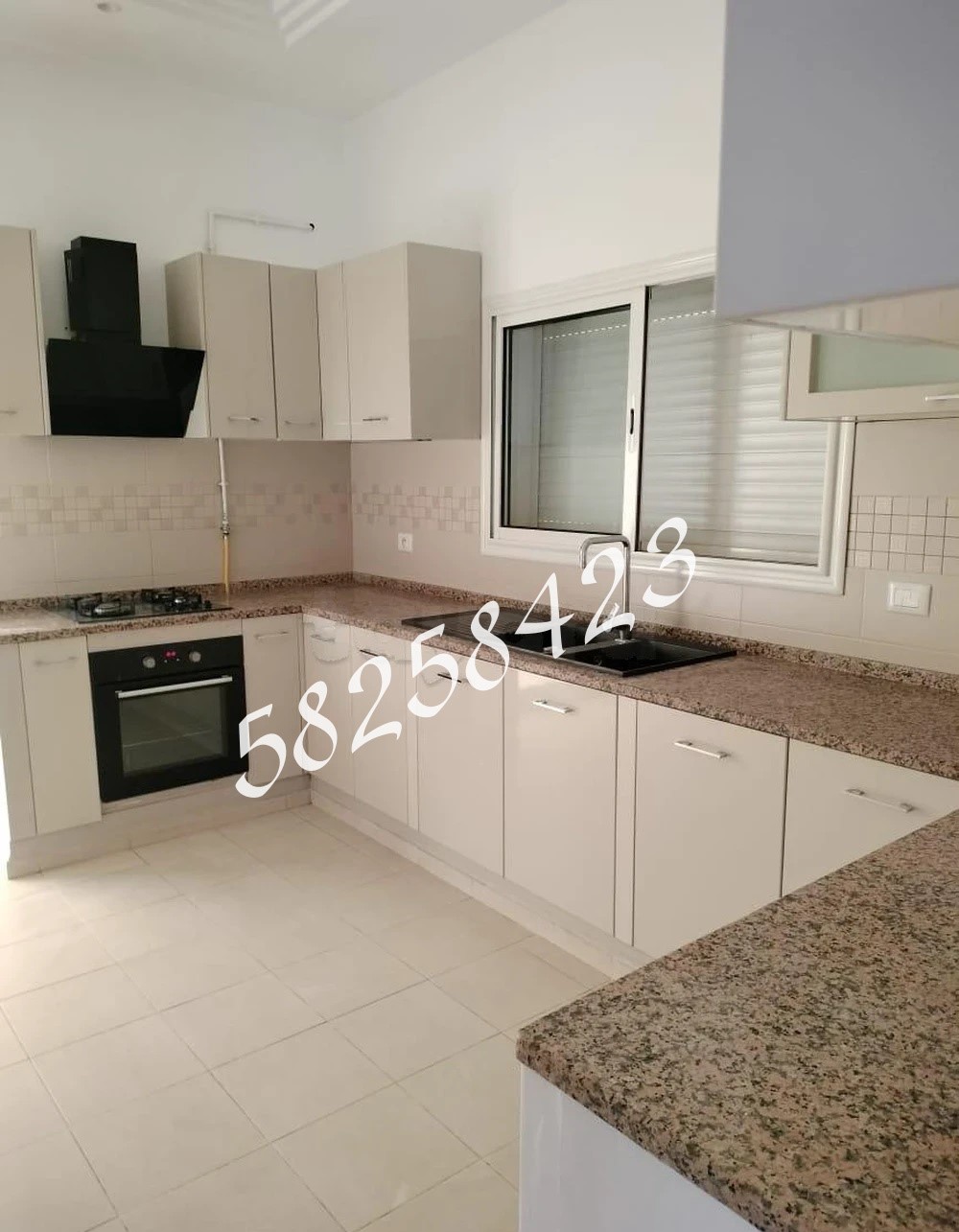 La Marsa El Aouina Location Appart. 3 pices S plus 2 marsa  tel 58258423  fb 8050