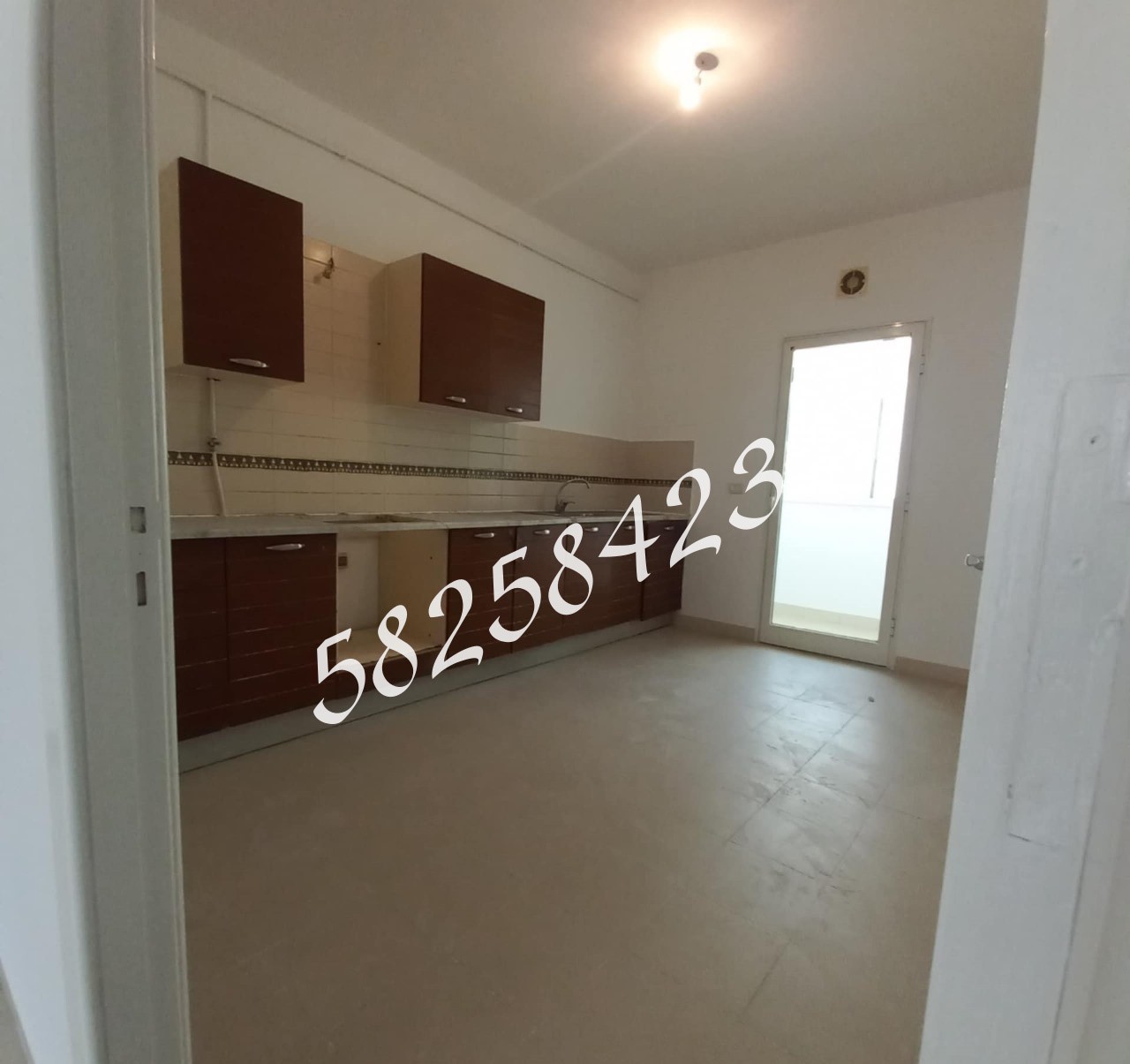 La Marsa El Aouina Location Appart. 3 pices S plus 2  el wahat  tel 58258423 fb 8045