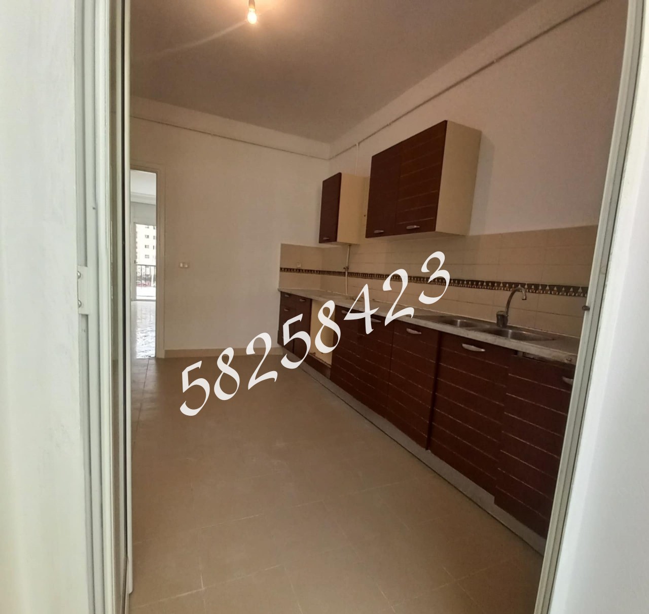 La Marsa El Aouina Location Appart. 3 pices S plus 2  el wahat  tel 58258423 fb 8045