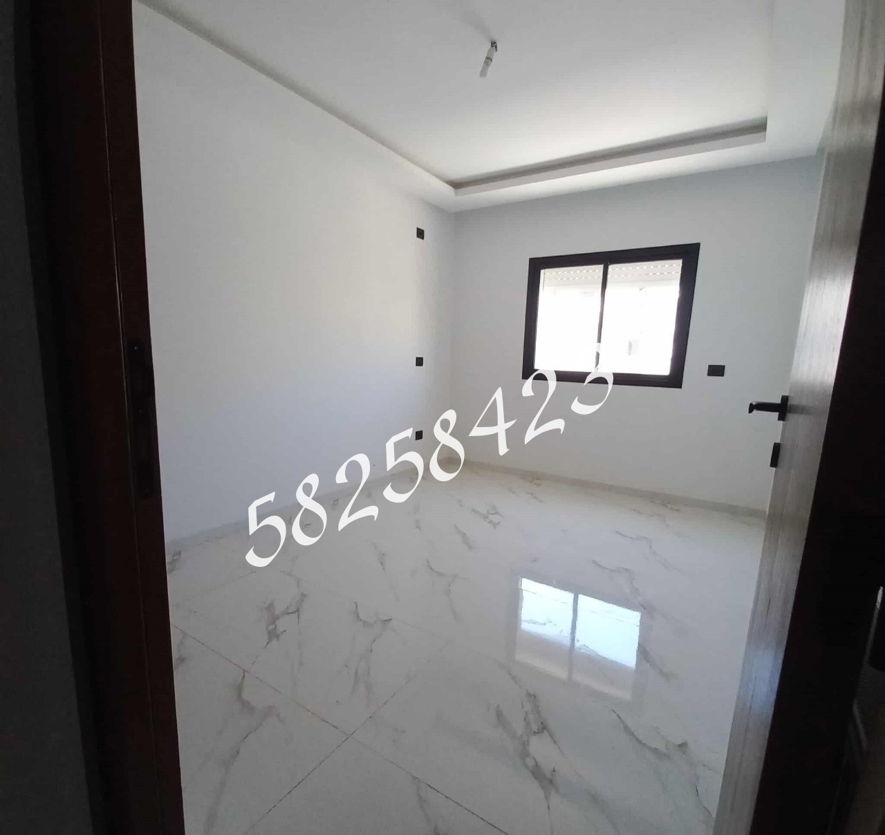 La Marsa El Aouina Location Appart. 3 pices S plus 2 el wahat  tel 58258423 fb 8062