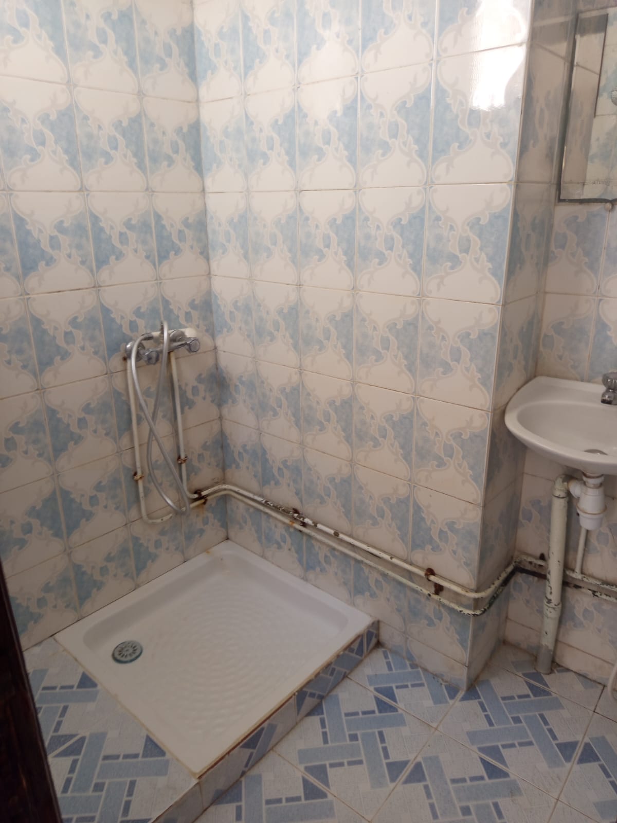 El Menzah El Manar 1 Location Appart. 2 pices Un rdc de villa s1 meubl  manar1