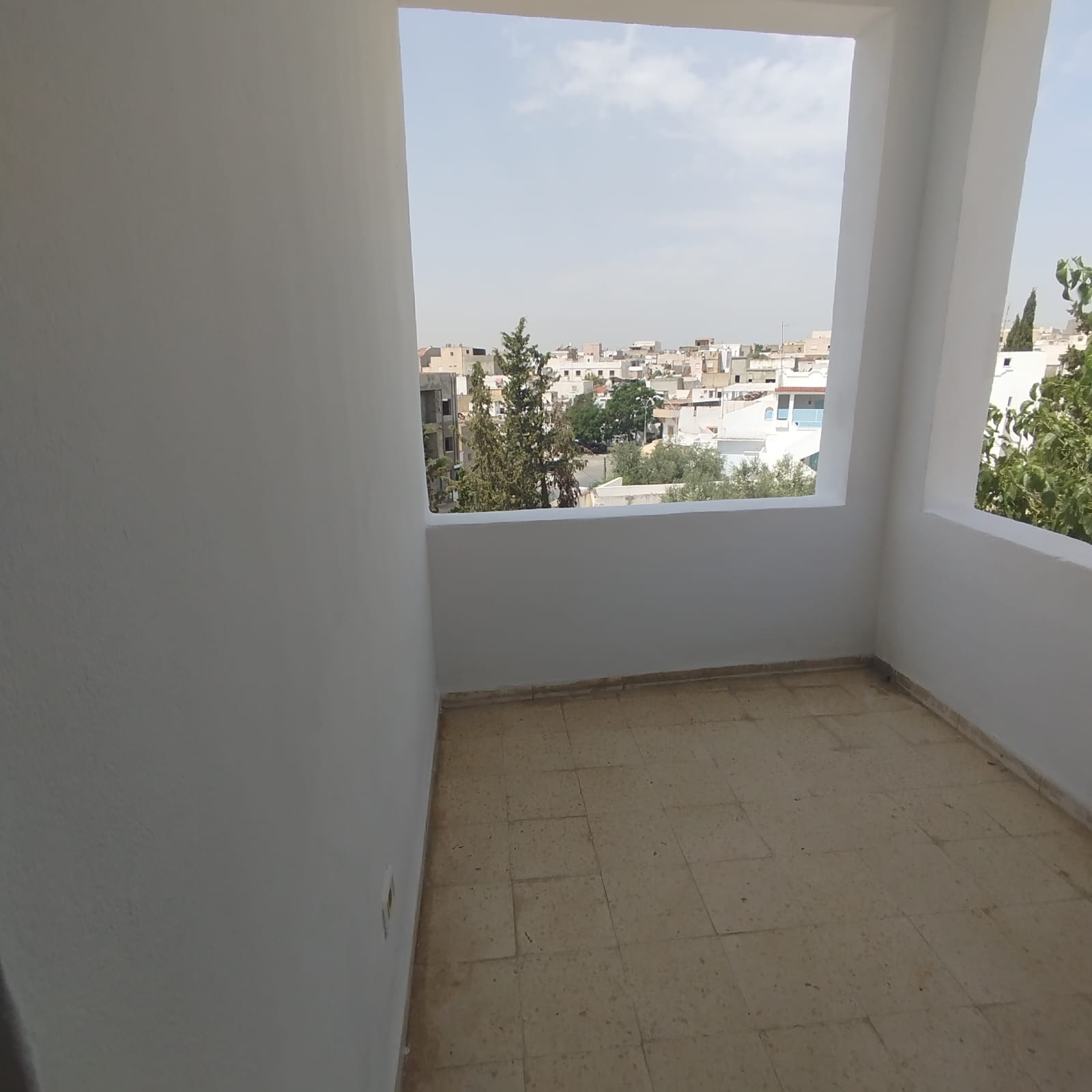 El Omrane Superieur Rommana Location Appart. 4 pices Un spacieux 2me tage de villa s3  rommana2