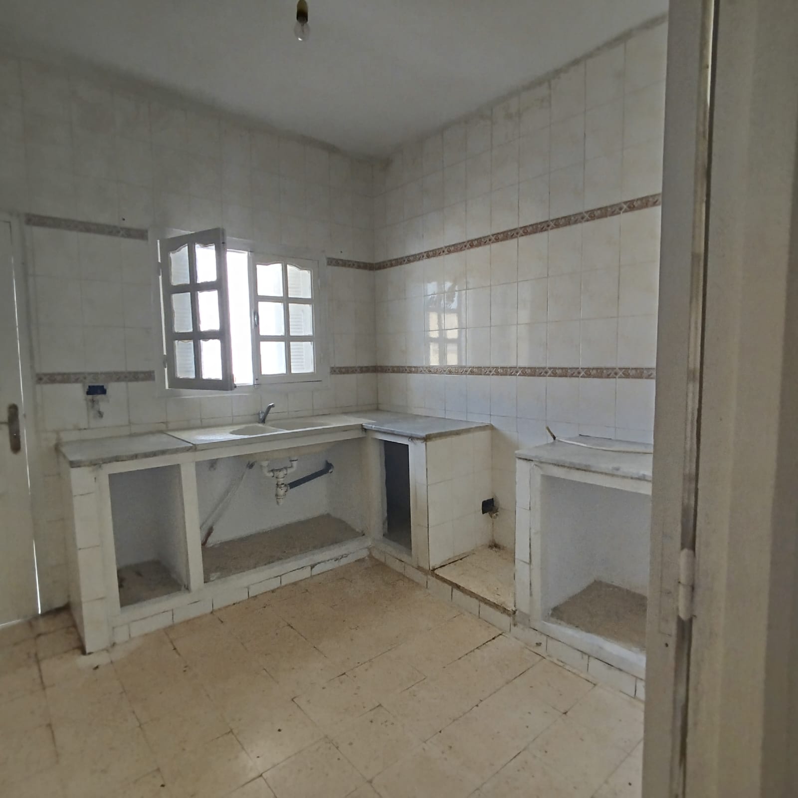 El Omrane Superieur Rommana Location Appart. 4 pices Un spacieux 2me tage de villa s3  rommana2