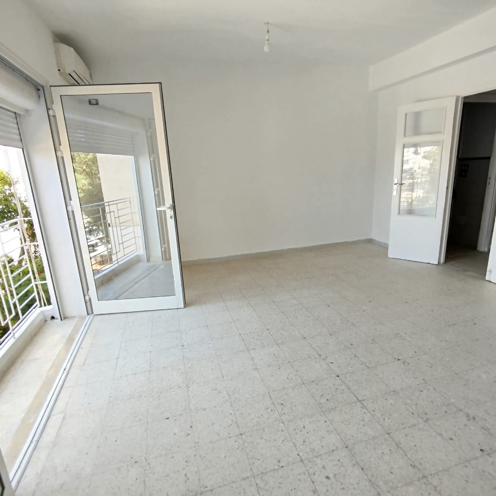 El Menzah El Manar 1 Location Appart. 3 pices Spacieux et lumineux appartement s2  manar1