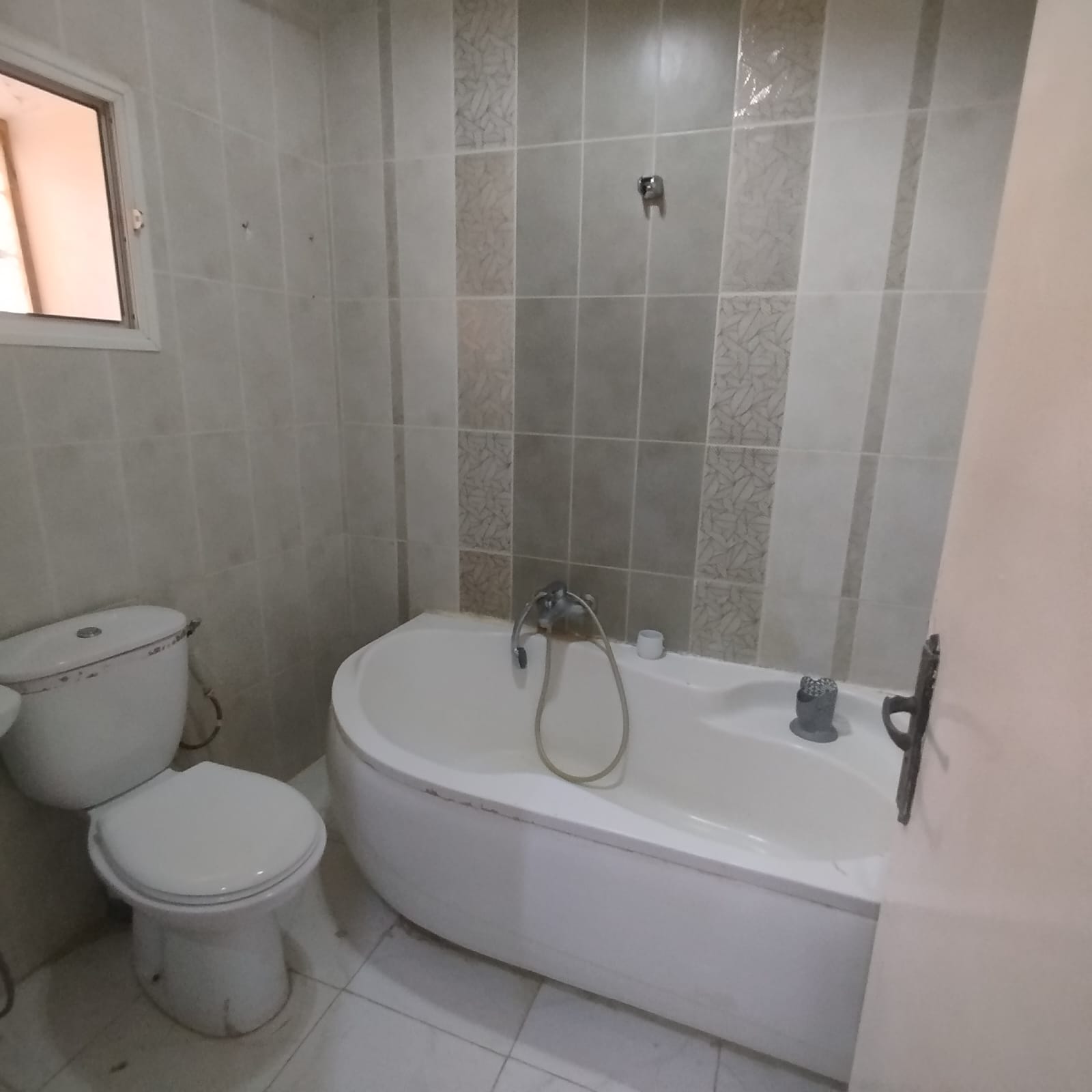 Ariana Ville El Menzah 8 Location Appart. 2 pices Mignon tage de villa s2 meubl  ariana suprieur