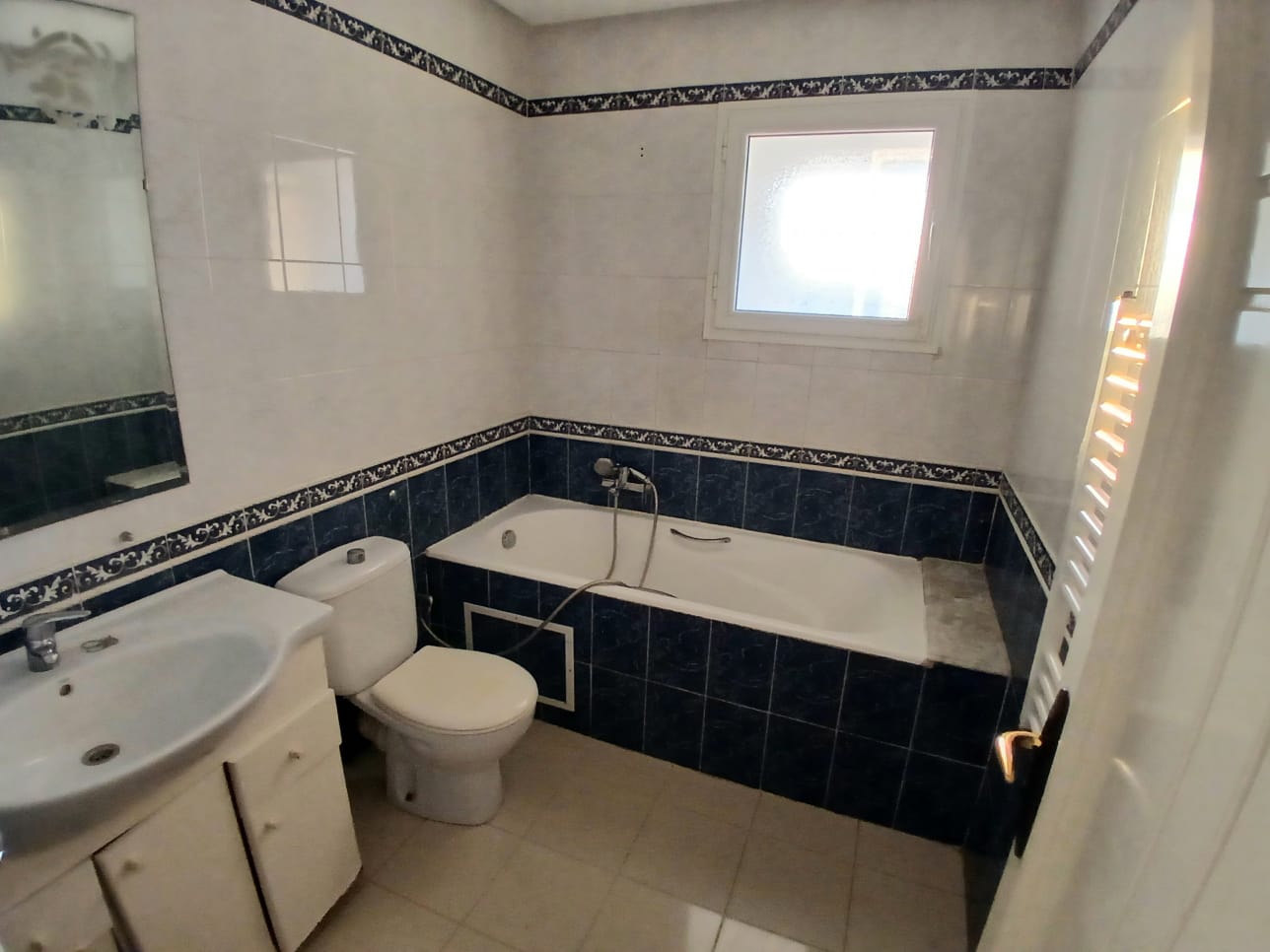 Ariana Ville Cite Ennasr 2 Location Appart. 4 pices Appartement s3  ennasr
