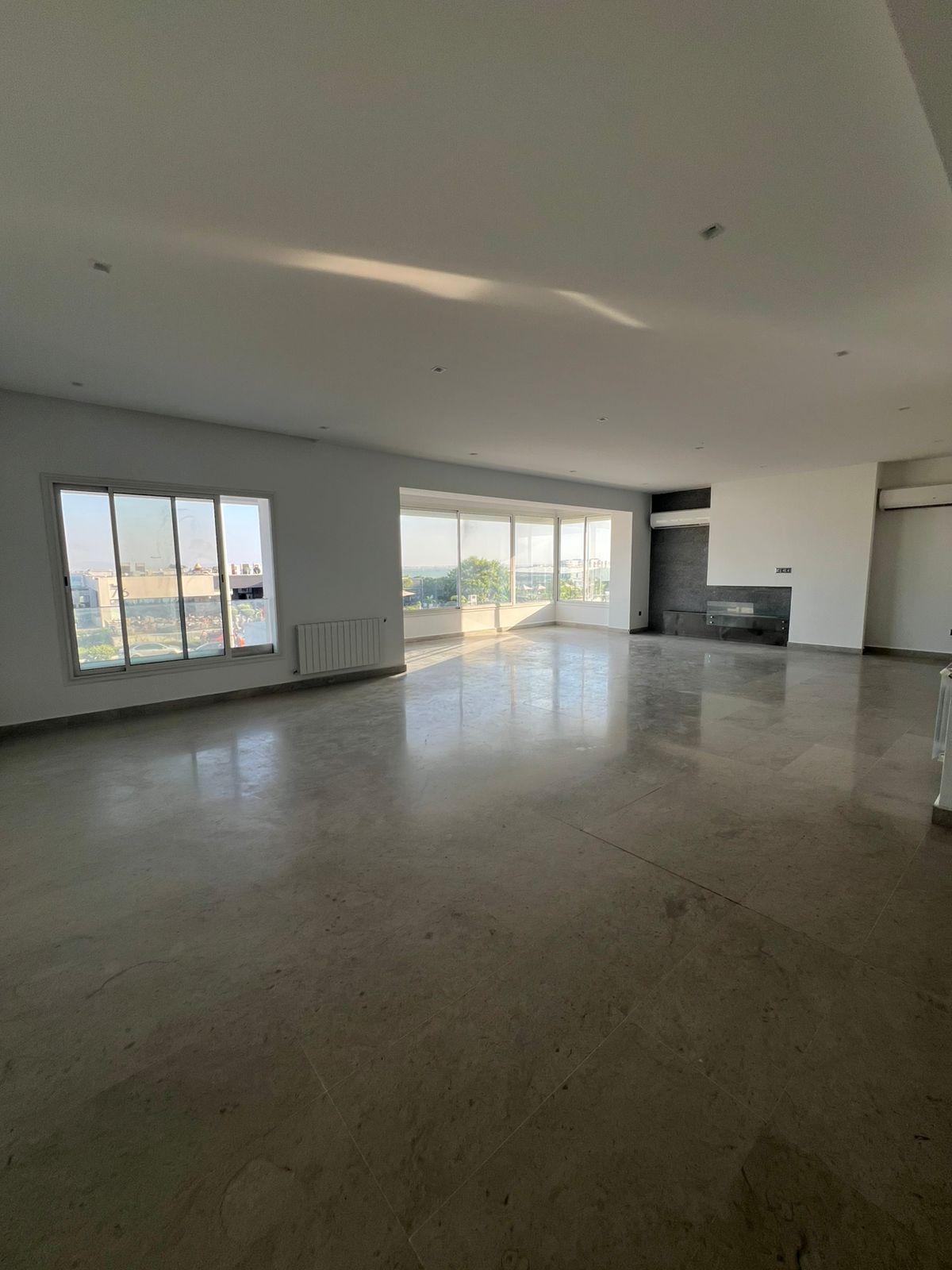 La Marsa Berge Du Lac Location Maisons Etage de villa haut standing au lac 2 h3