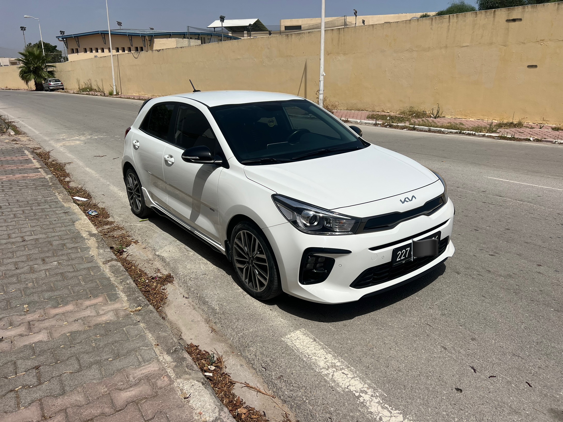 La Soukra La Soukra Kia Rio Kia rio gt line sous garantie
