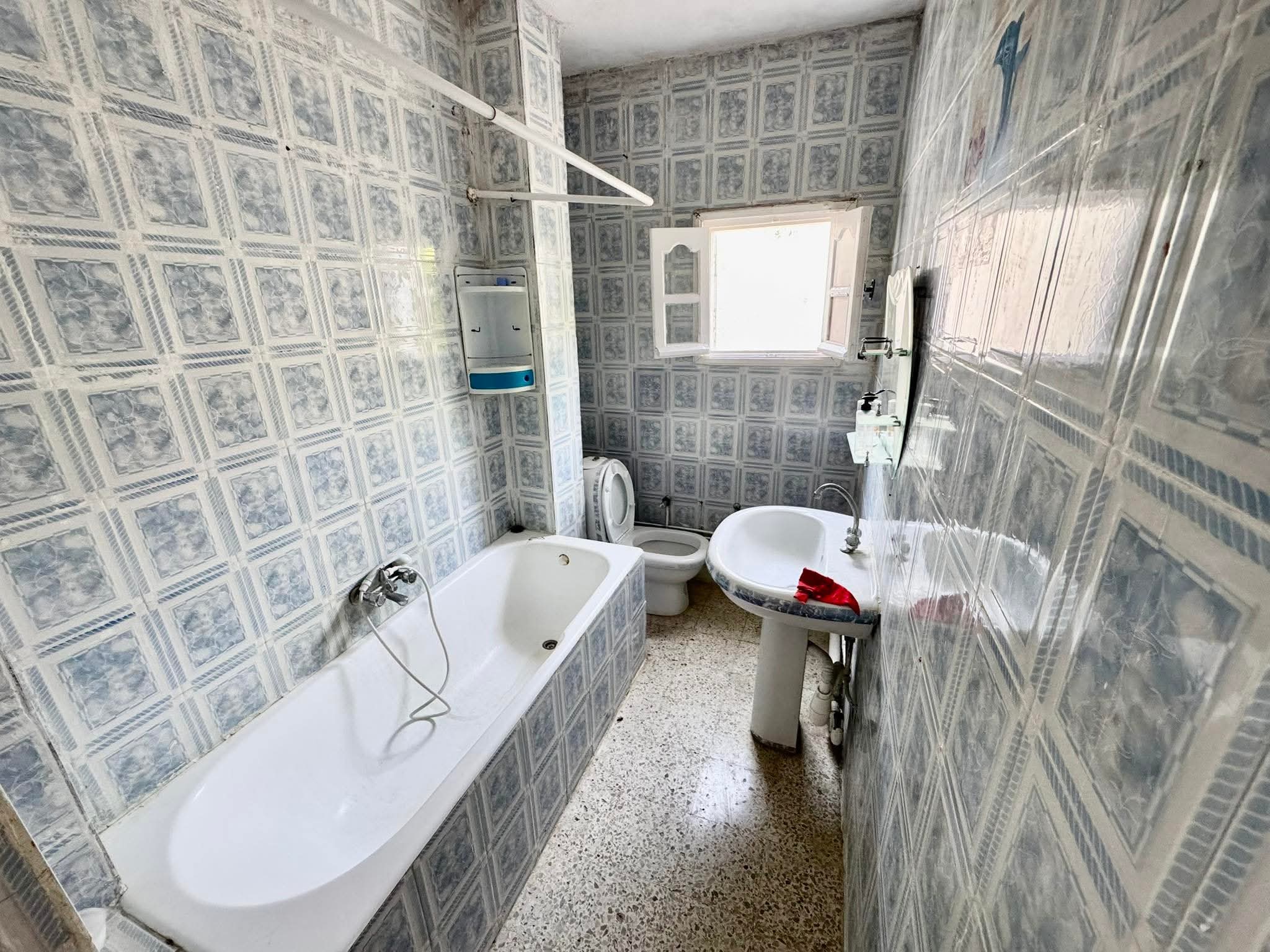 El Menzah El Menzah 9 Location Appart. 4 pices Rdc de villa a menzah 9c 950 d