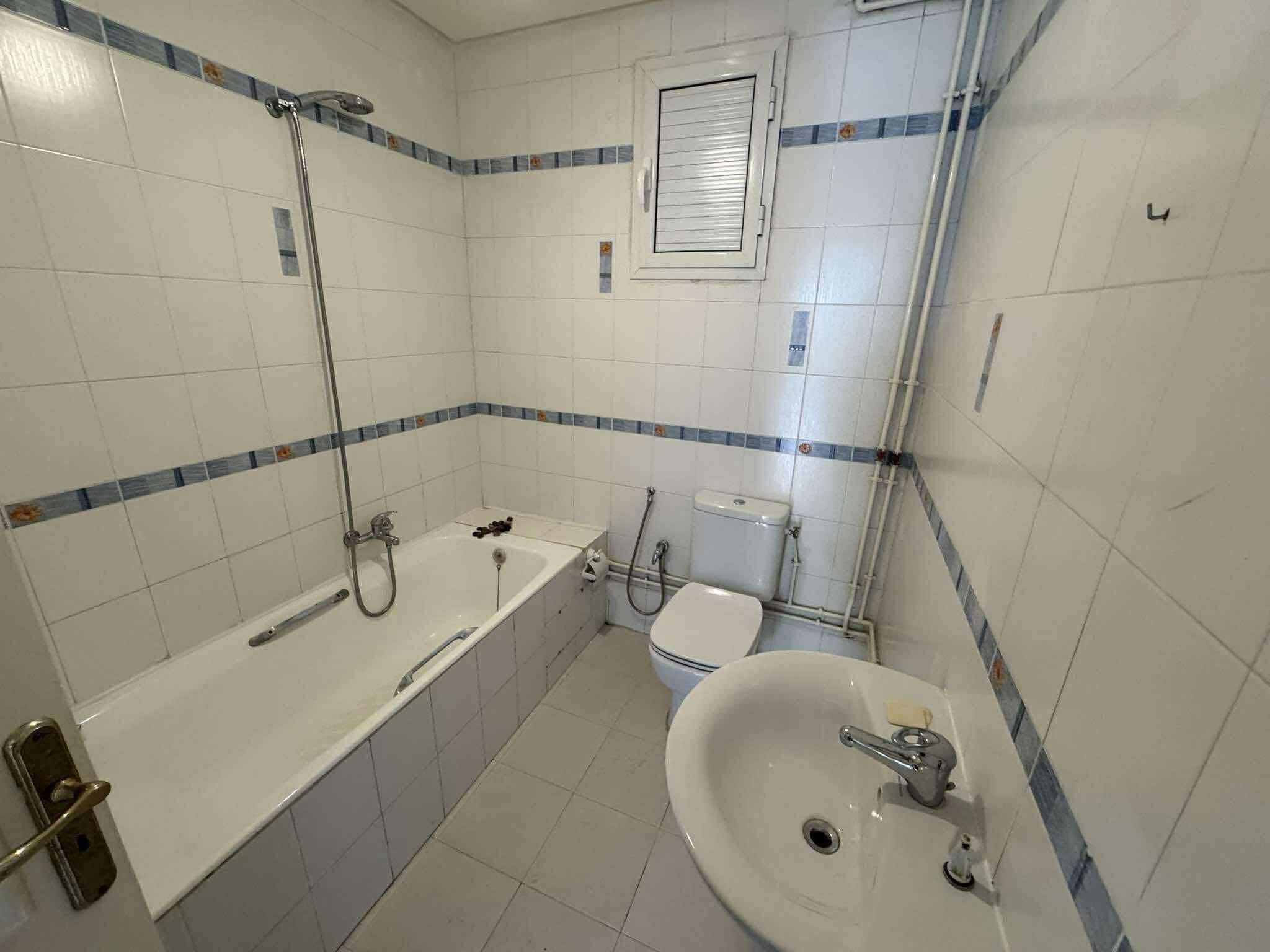 Ariana Ville El Menzah 7 Vente Appart. 3 pices S2 rdc avec jardin 340 md
