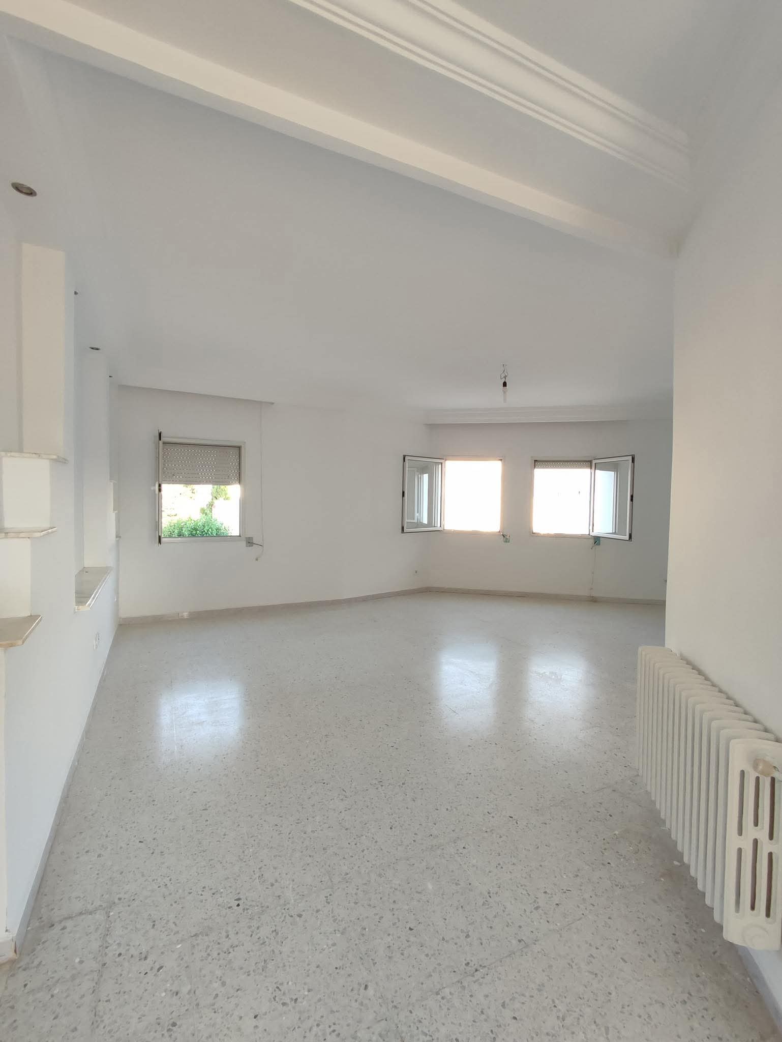 Ariana Ville Riadh Landlous Location Appart. 4 pices Etage de villa s4 1400 d a riadh andalous