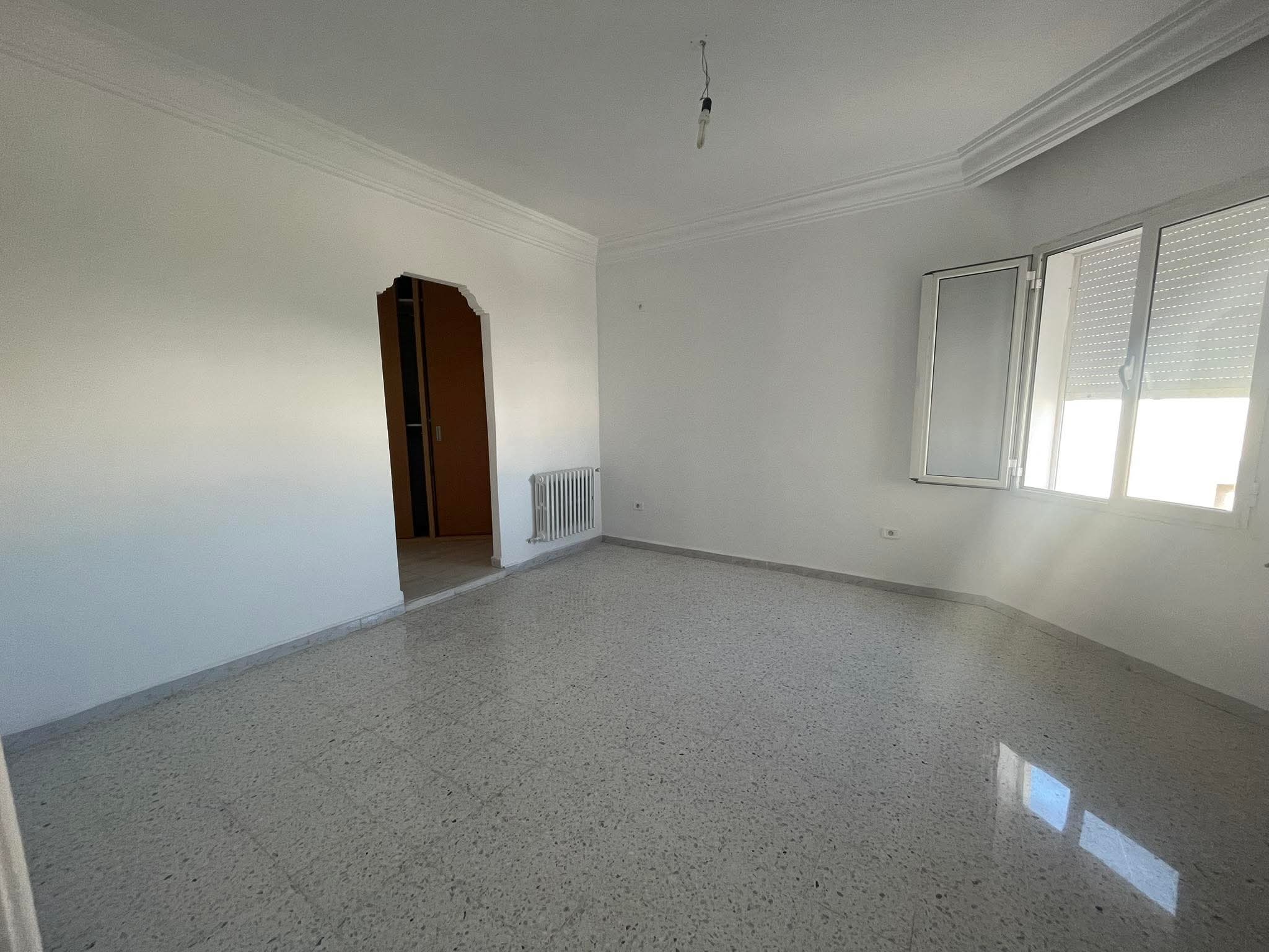 Ariana Ville Riadh Landlous Location Appart. 4 pices Etage de villa s4 1400 d a riadh andalous