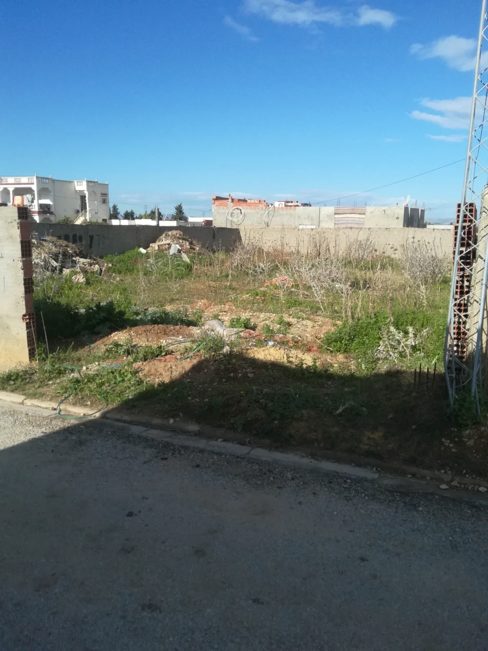 Raoued Borj Touil Terrain Terrain nu Bonne occasion avec prix intrressant