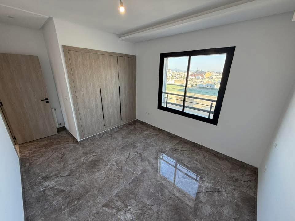 Ariana Ville Cite Ennasr 2 Location Appart. 4 pices S3 1900d jamais habit ennasr 2