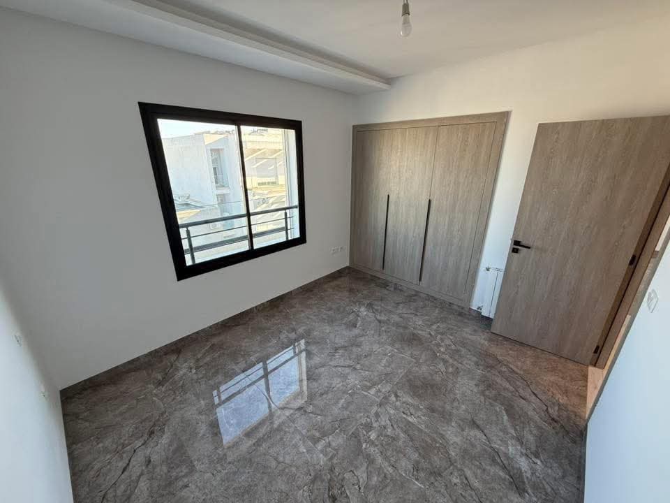 Ariana Ville Cite Ennasr 2 Location Appart. 4 pices S3 1900d jamais habit ennasr 2
