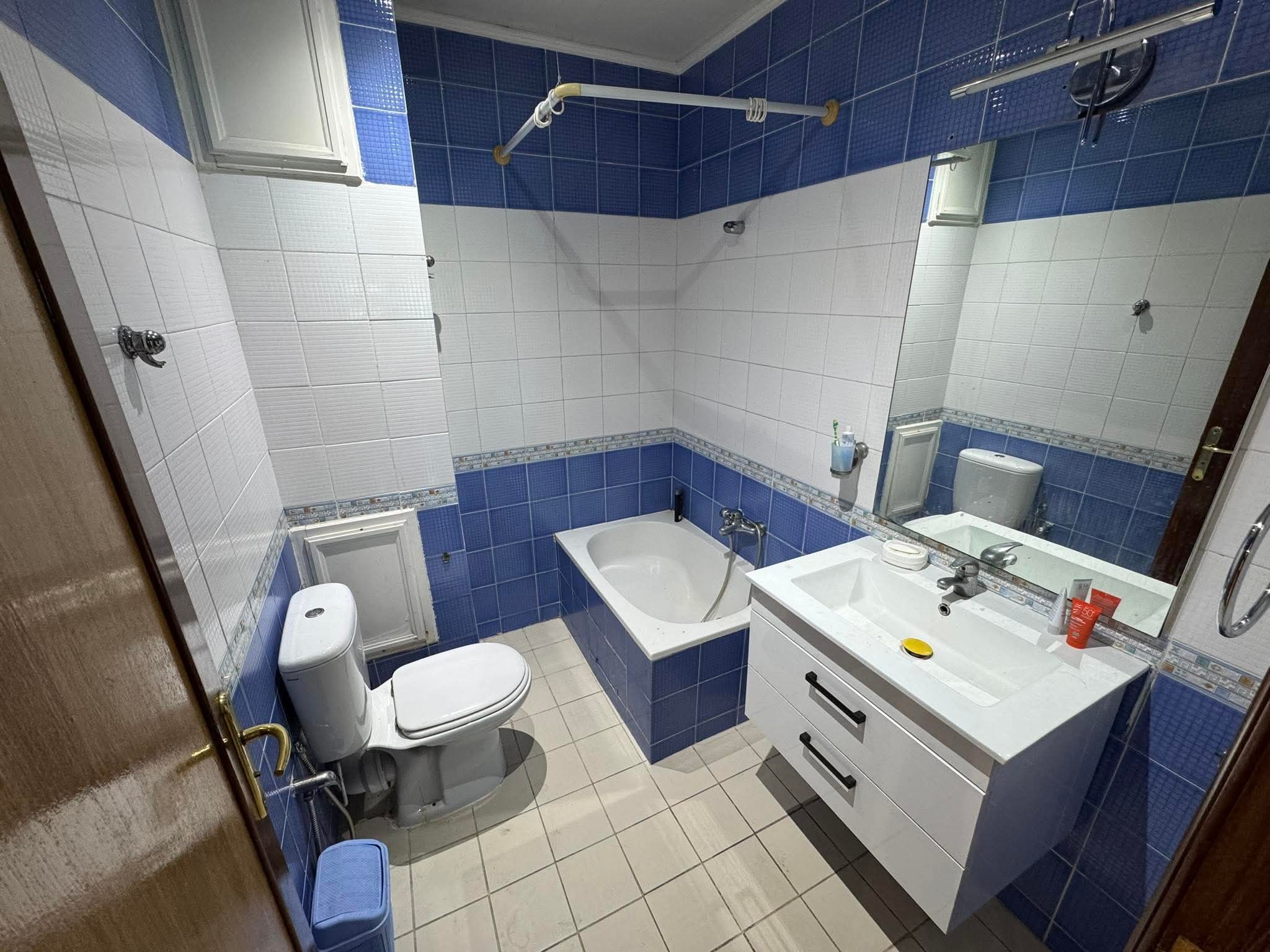 Ariana Ville Cite Ennasr 2 Location Appart. 3 pices S2 meuble 1400d ennasr 2