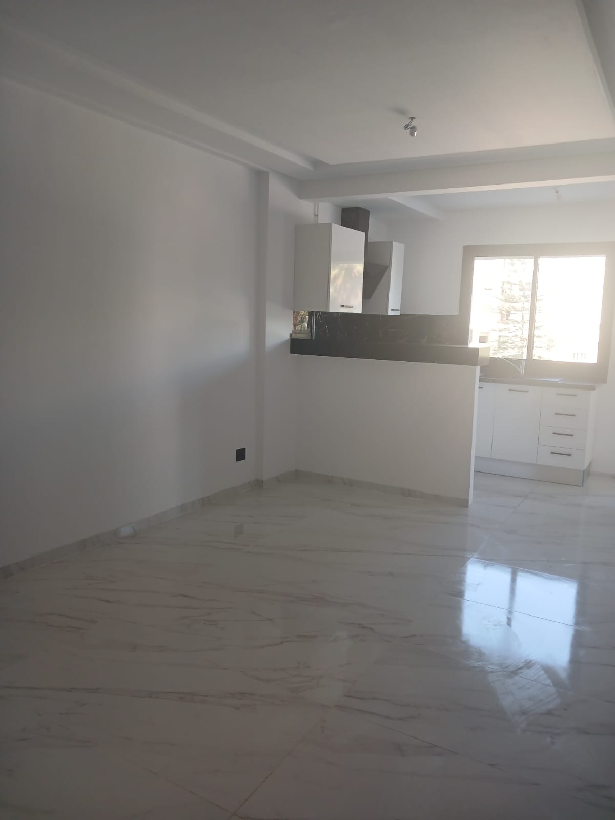 Ain Zaghouan Ain Zaghouan Vente Appart. 1 pice S1 plus place parking