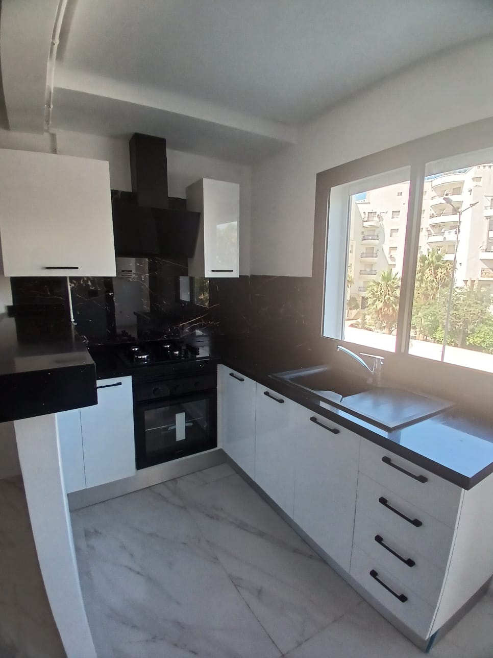 Ain Zaghouan Ain Zaghouan Vente Appart. 1 pice S1 plus place parking