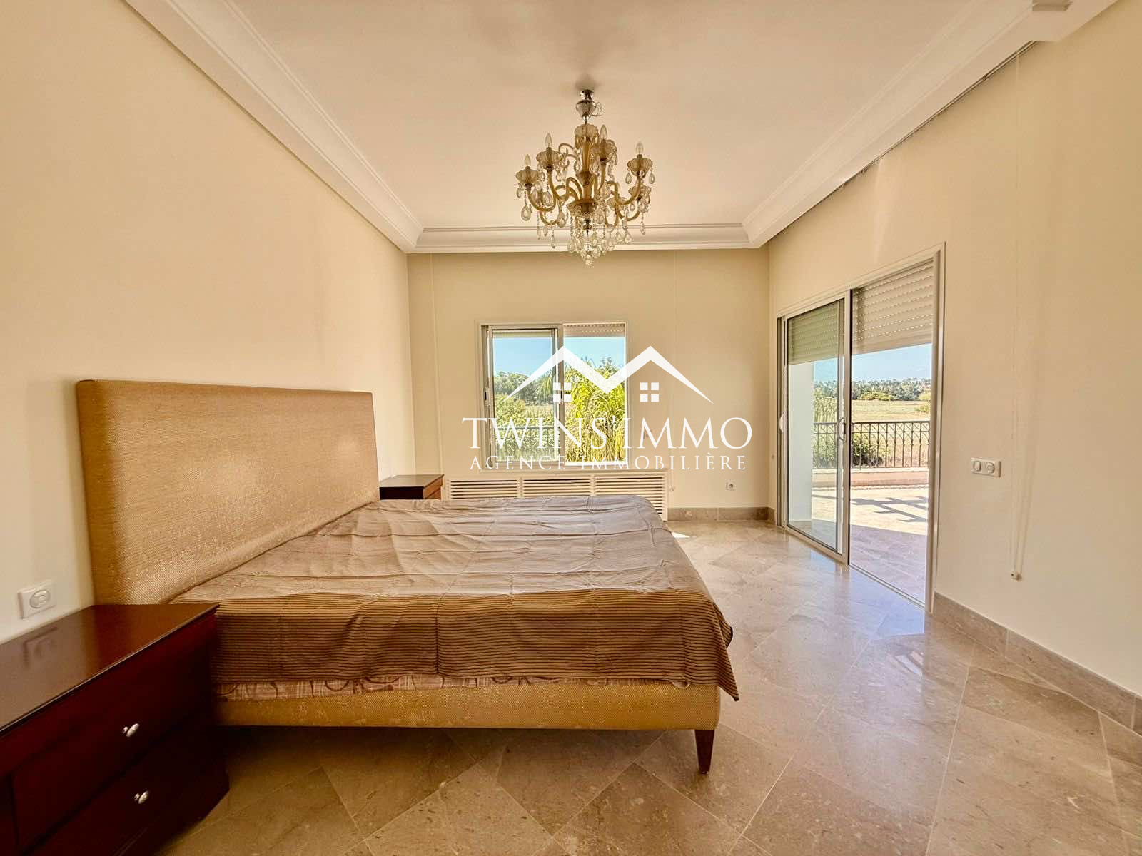 La Marsa Marsa Ennassim Location Maisons Triplex semi meubl ou vide  la marsa ennassim