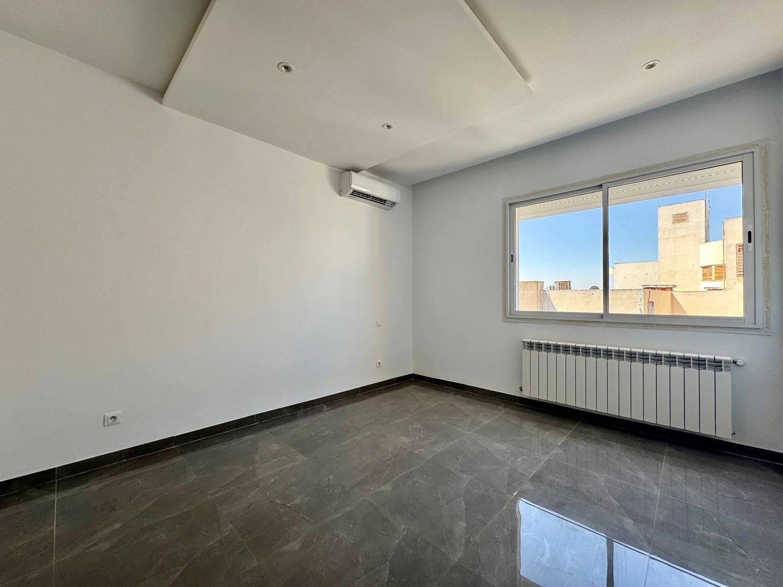 Mnihla Jardins d'el Menzah Location Appart. 2 pices Appartement s1 hs  jardin d'el menzah