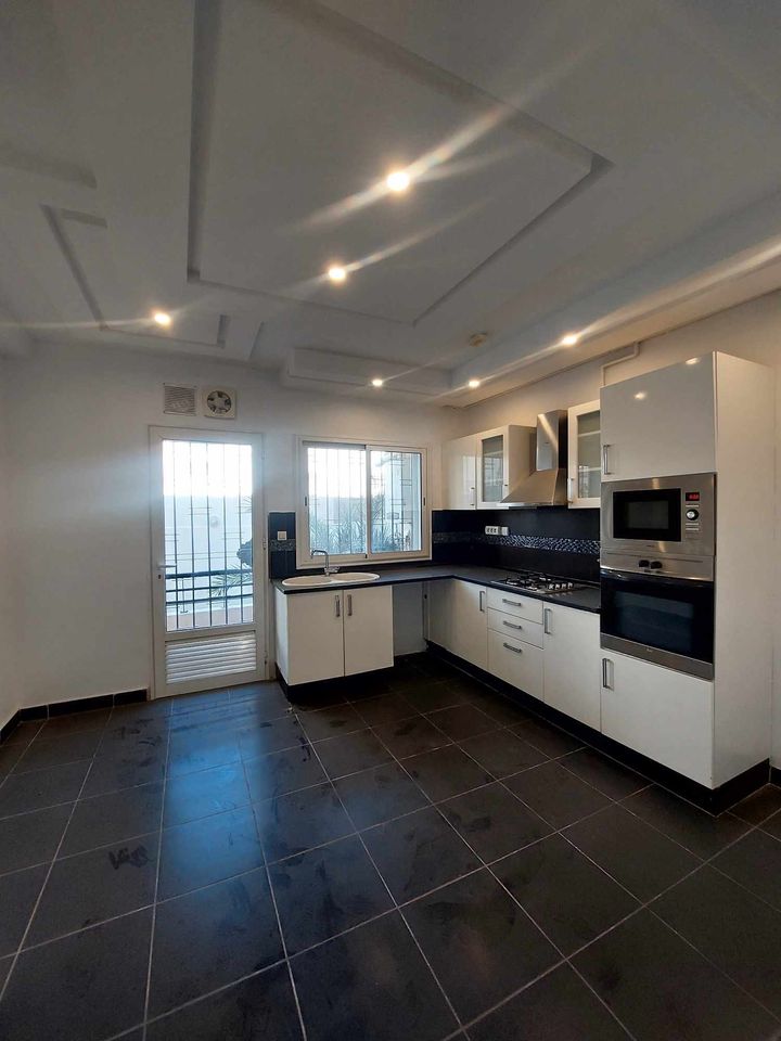 Ain Zaghouan Ain Zaghouan Location Appart. 5 pices+ Duplex s plus 4 ain zaghouan