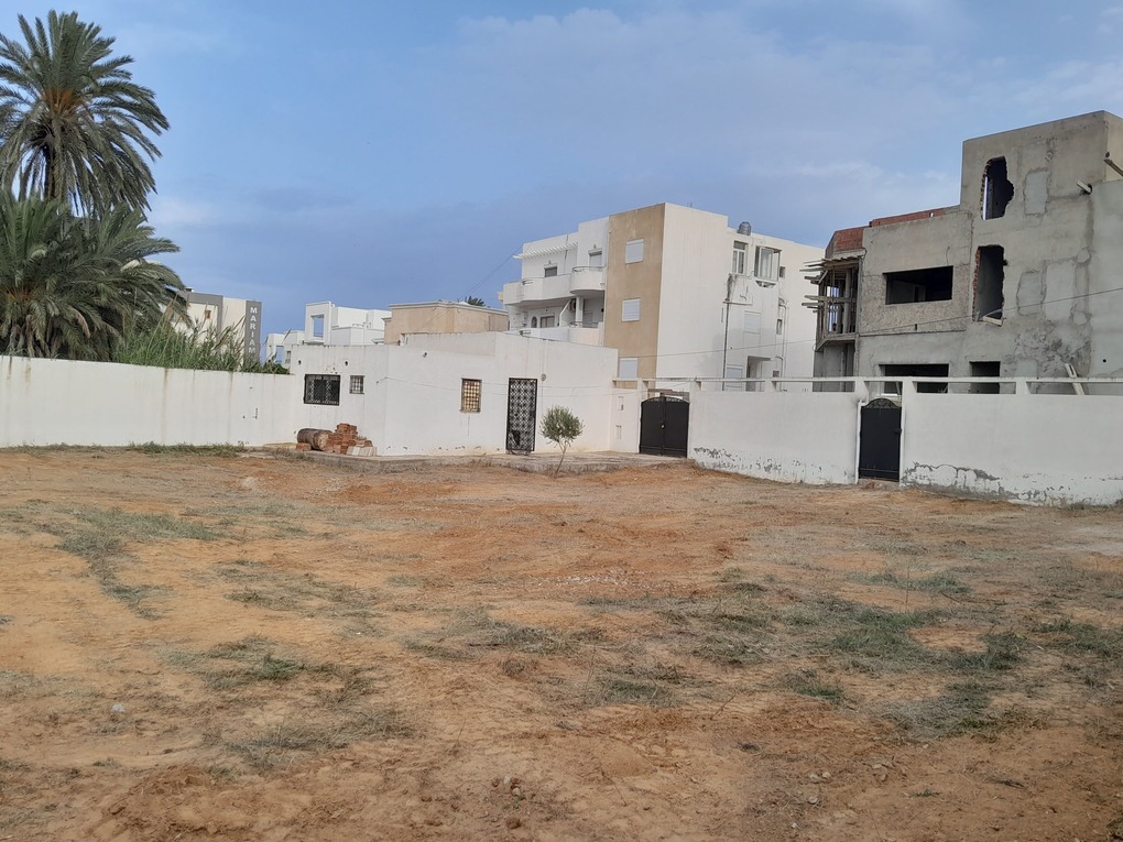 Akouda Chatt Meriem Terrain Terrain nu Terrain cltur 586 m2