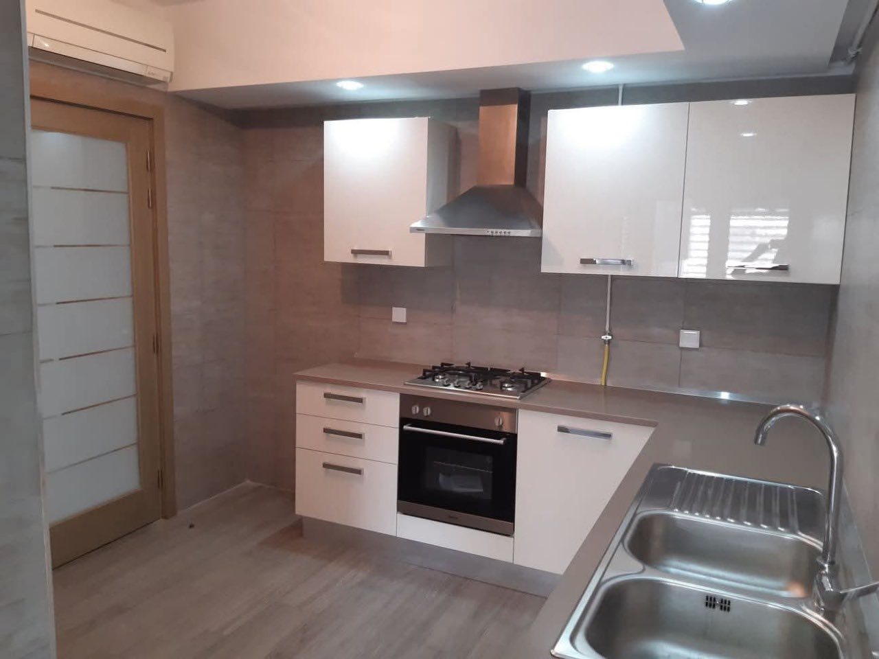 Ariana Ville Cite Ennasr 2 Location Appart. 1 pice Appartement s2 ennasr2