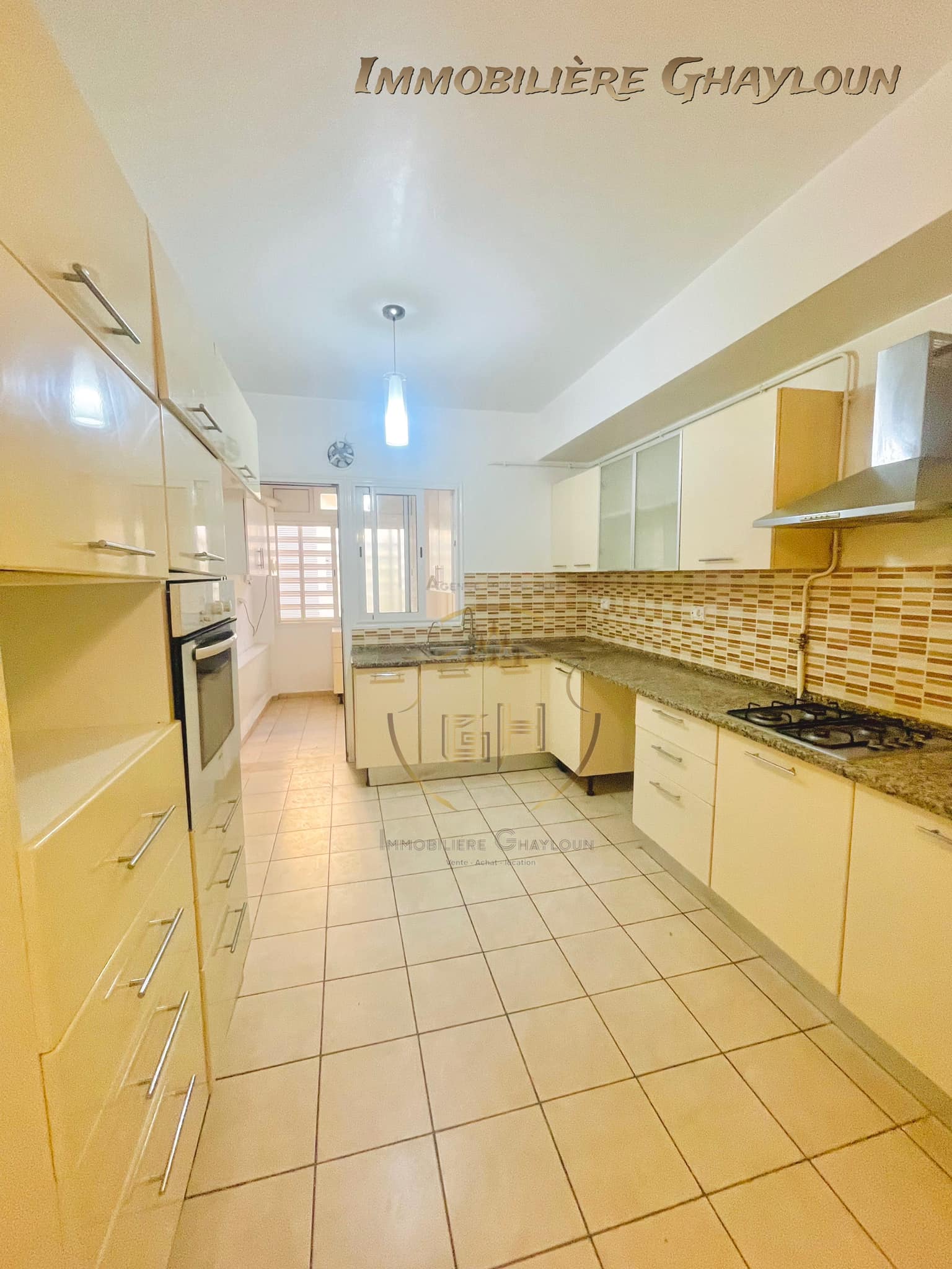 El Menzah El Menzah 9 Location Appart. 3 pices Appartement haut standing s3 menzah 9c
