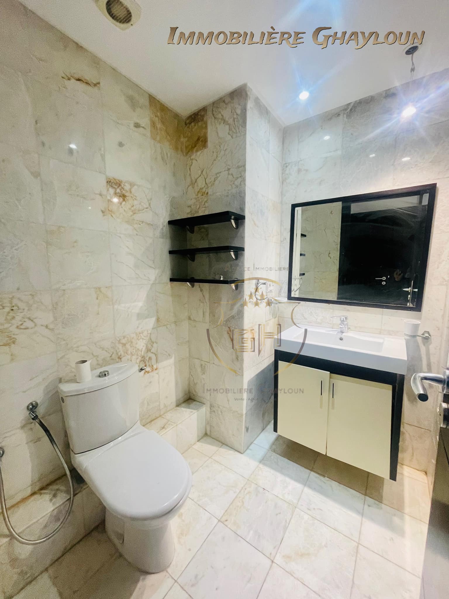 El Menzah El Menzah 9 Location Appart. 3 pices Appartement haut standing s3 menzah 9c