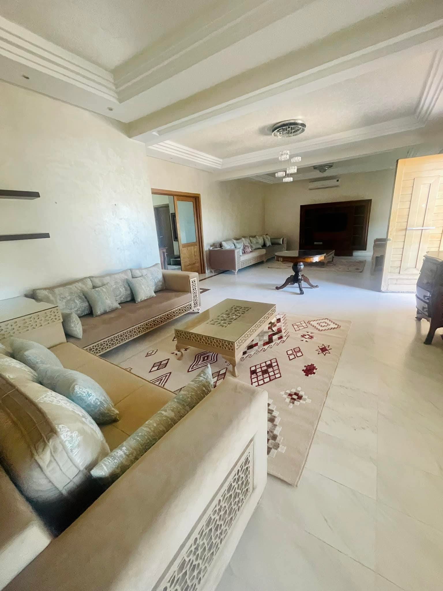 Ariana Ville Cite Ennasr 2 Vente Maisons Villa trs haut standing