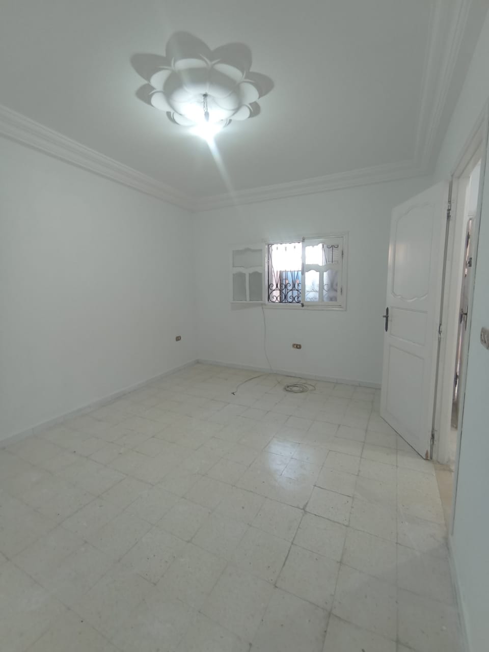 Ariana Ville Borj El Baccouche Location Appart. 1 pice S1  vide ariana borj baccouch